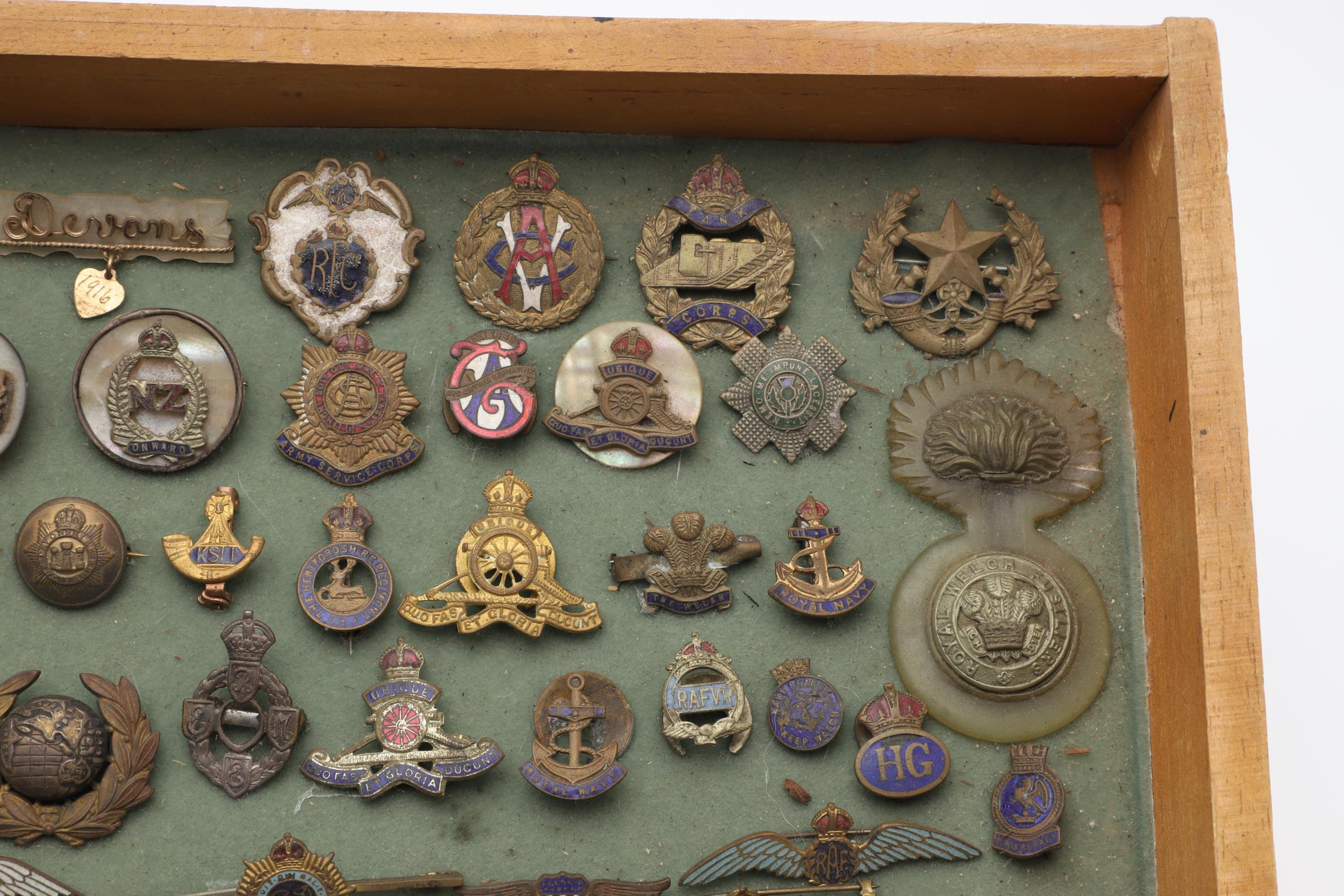 AN INTERESTING COLLECTION OF SWEETHEART AND SIMILAR ENAMEL AND OTHER BADGES. - Image 10 of 14