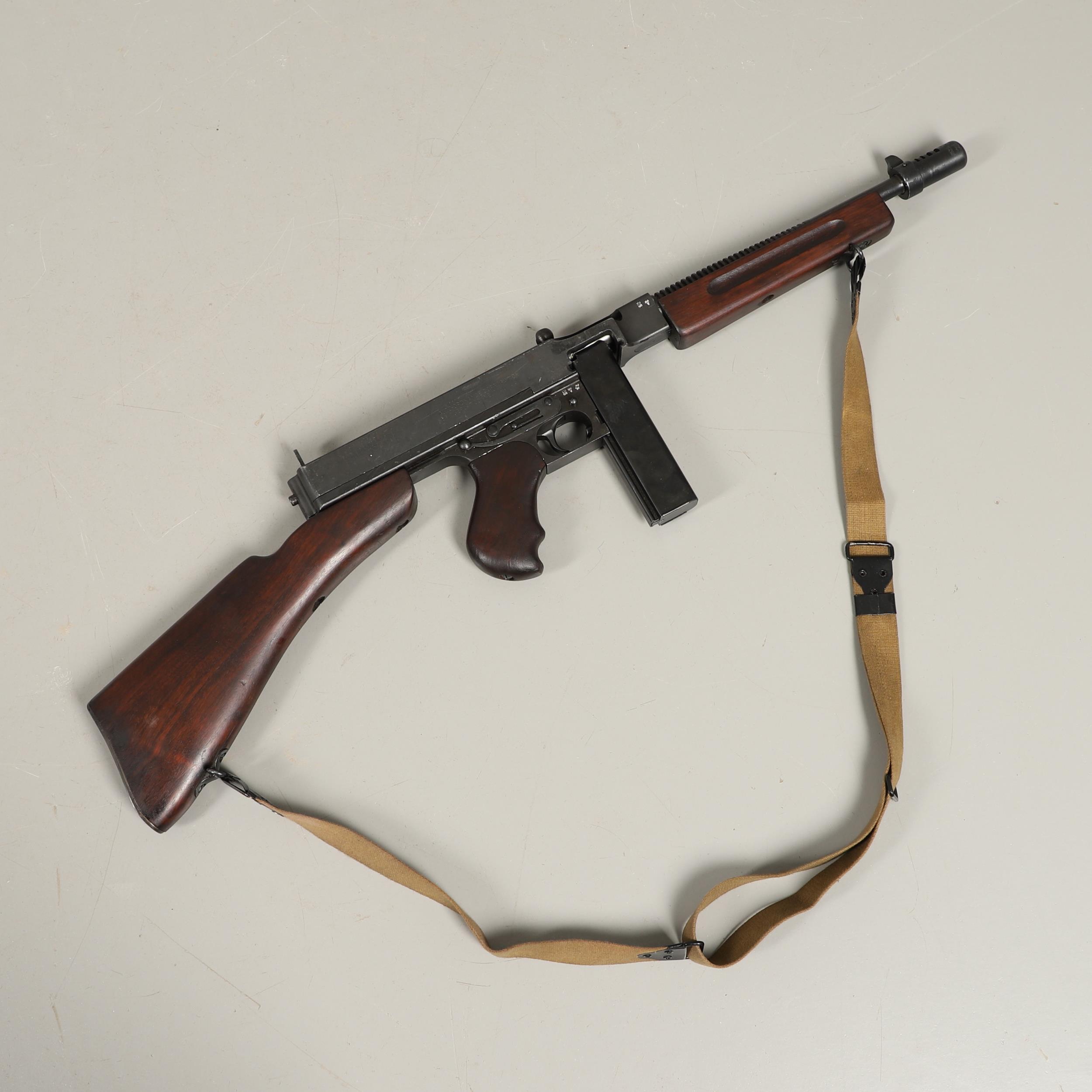 A DEACTIVATED AUTO-ORDNANCE CORPORATION THOMPSON .45 ACP SUBMACHINE GUN. - Image 9 of 29