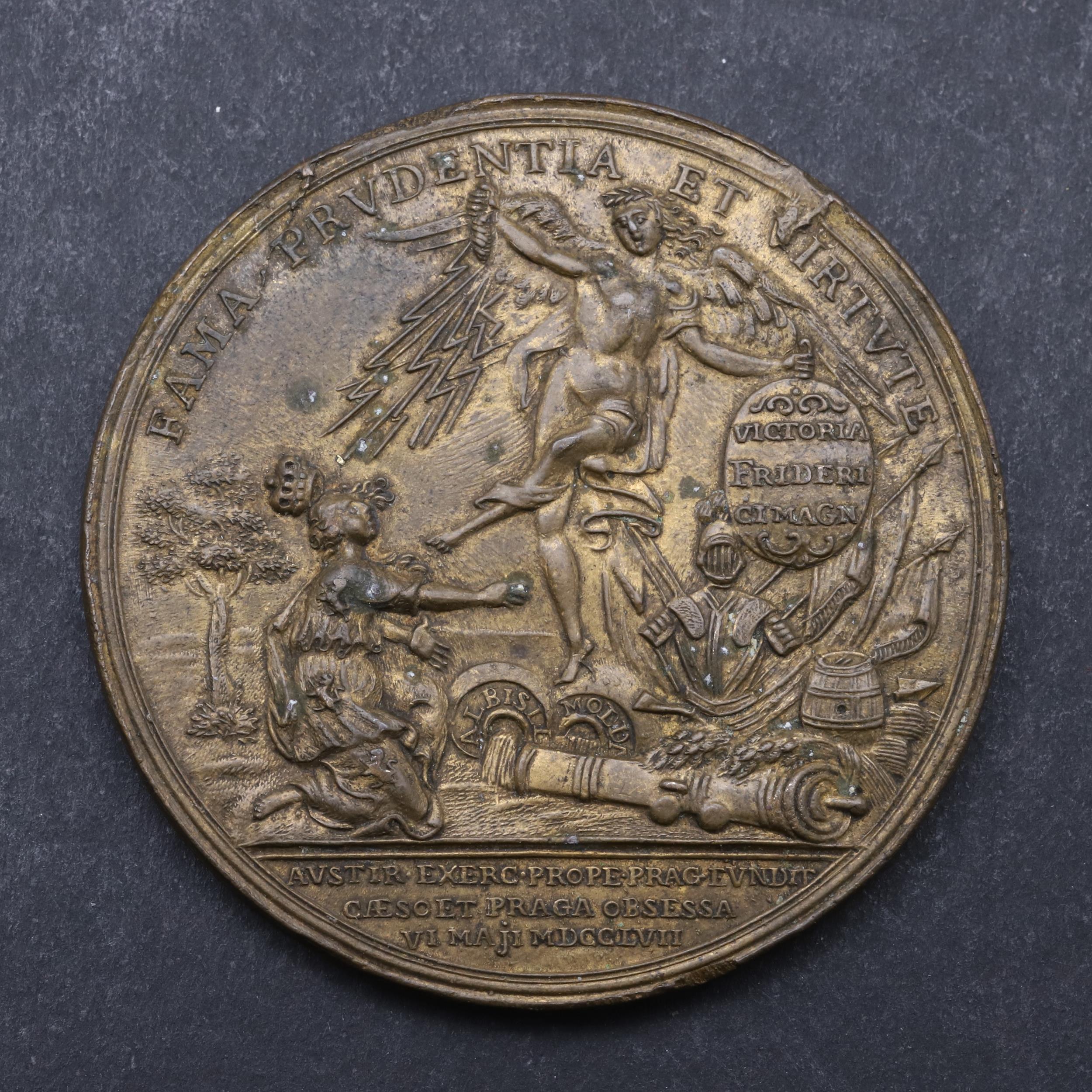 AN HISTORIC MEDAL MARKING THE CAPTURE OF PRAGUE, 1791 BY J.G. HOLTZHEY. - Image 2 of 3