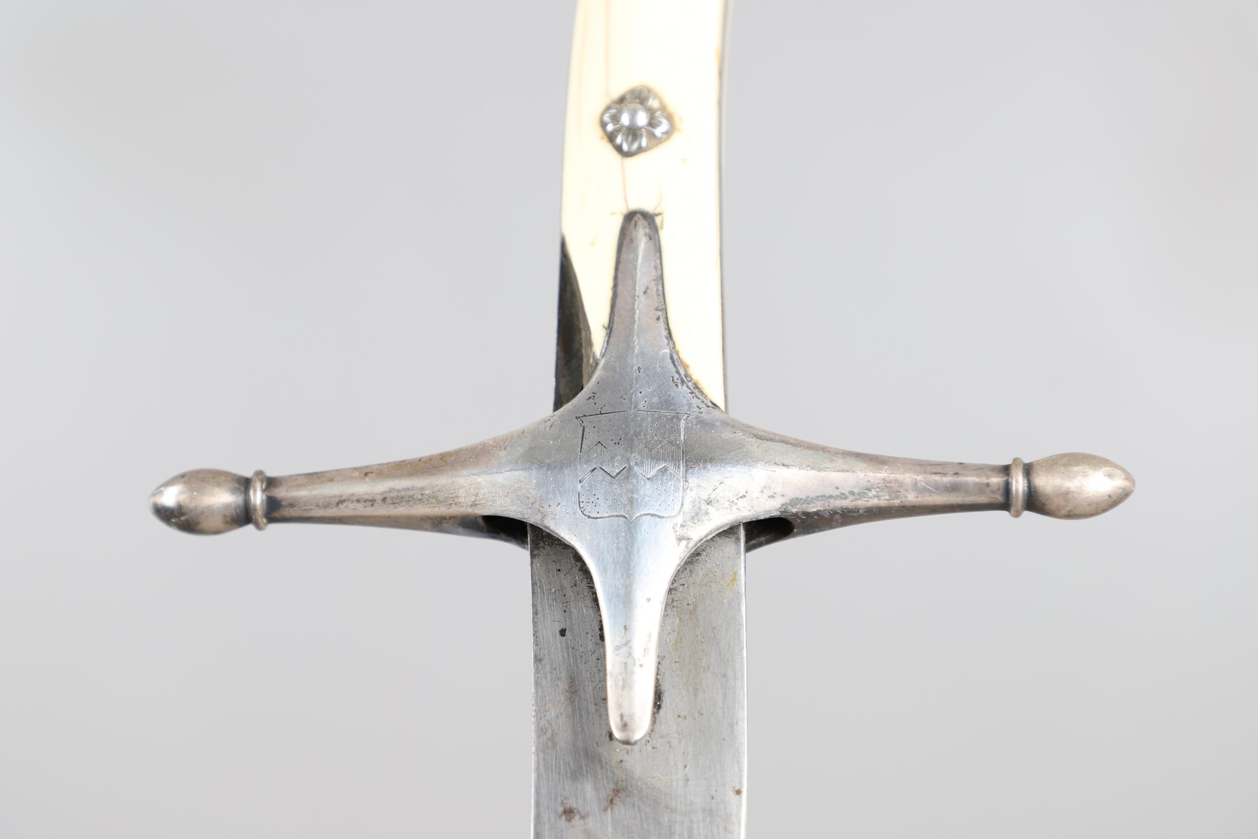 A NINETEENTH CENTURY IVORY HANDLED MAMELUKE SWORD MARKED FOR THE VAVASOUR FAMILY. - Image 12 of 15
