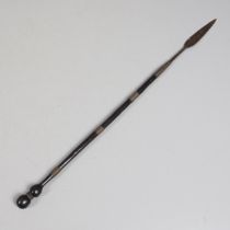 A 19TH CENTURY SOUTH AFRICAN ASSAGAI OR STABBING SPEAR.