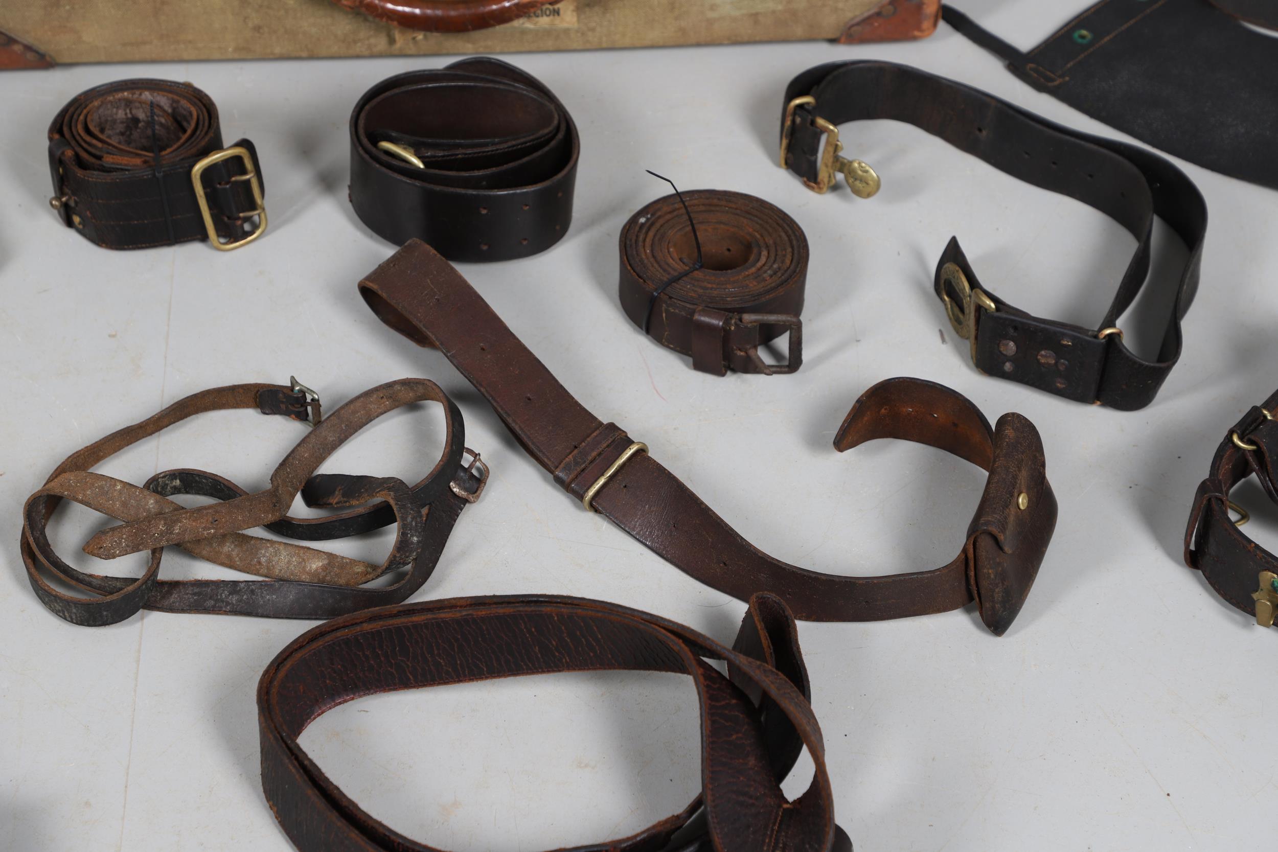 A LARGE COLLECTION OF SECOND WORLD WAR AND SIMILAR LEATHER ITEMS TO INCLUDE SAM BROWNE BELTS, GAITER - Bild 14 aus 14