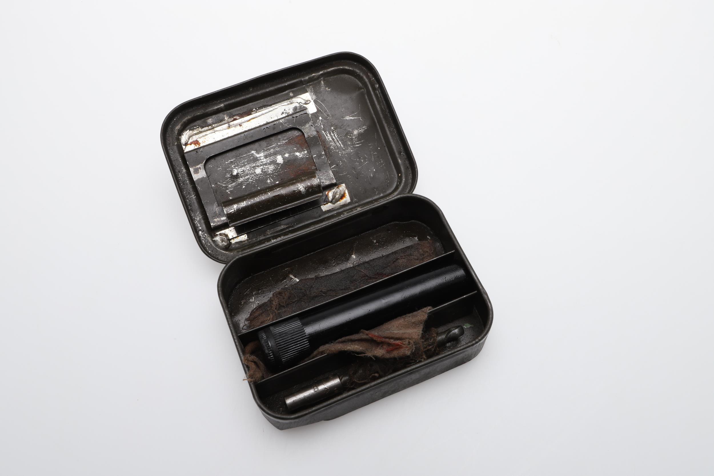 A REFEREE CARTRIDGE BOX AND OTHER ITEMS. - Image 3 of 4