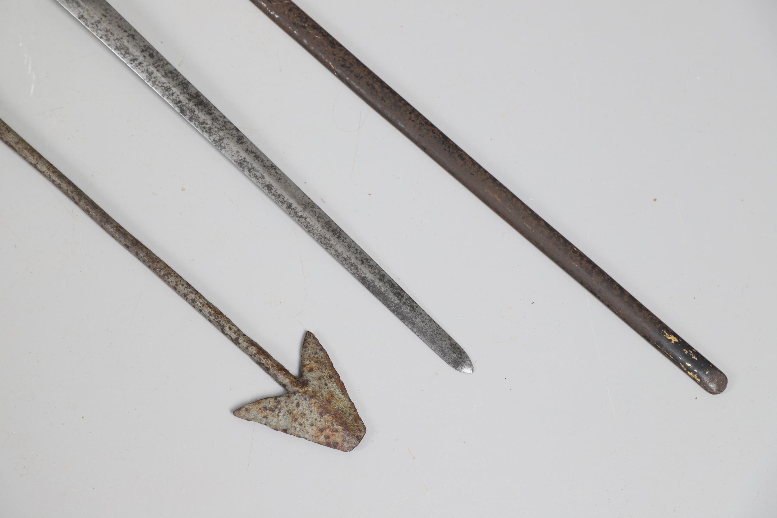 A 19TH CENTURY BELGIAN SMALL SWORD, ANOTHER SIMILAR AND A HARPOON POINT. - Image 4 of 15