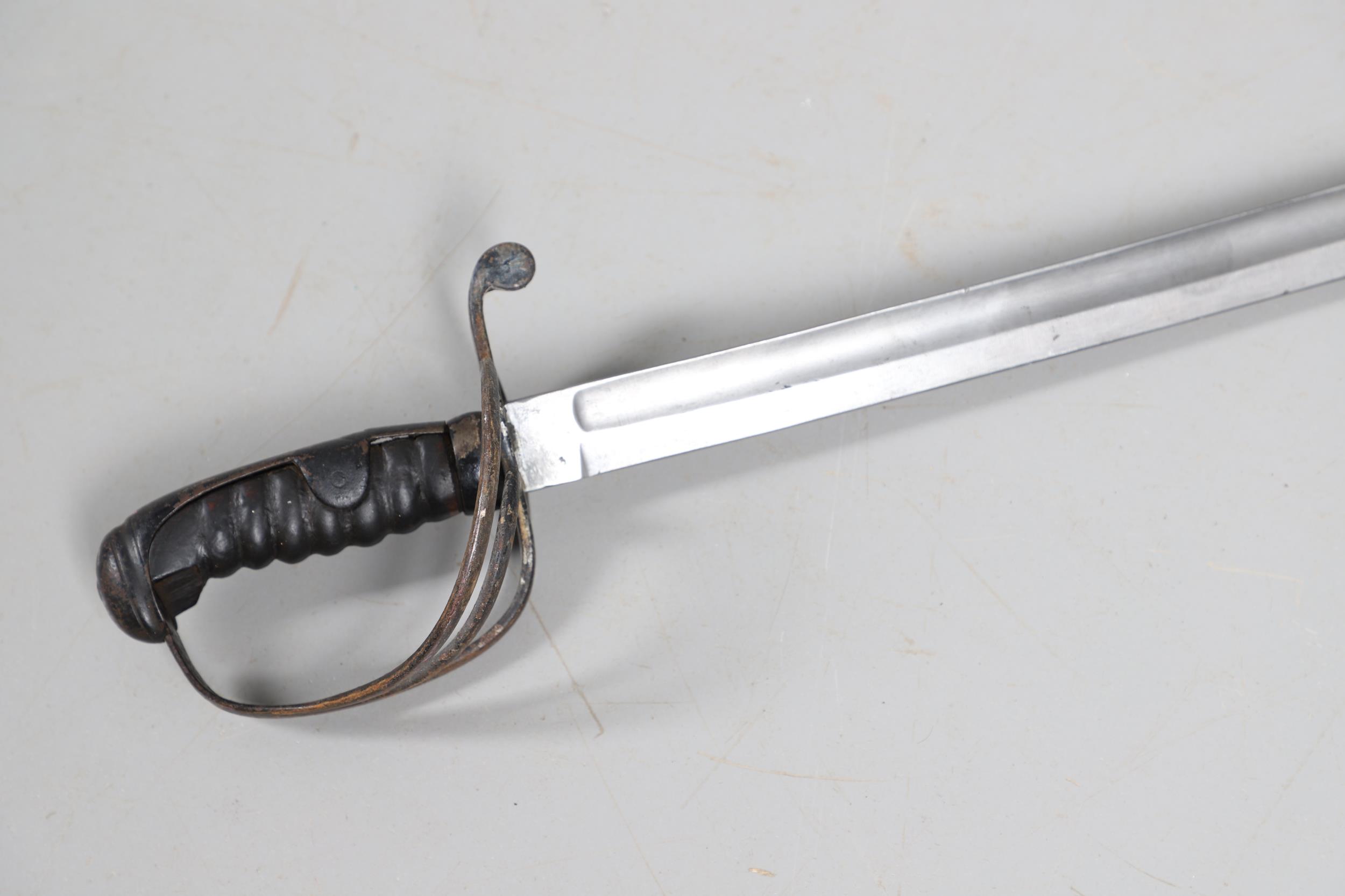 AN 1822 PATTERN LIGHT CAVALRY TROOPERS SWORD. - Image 8 of 12