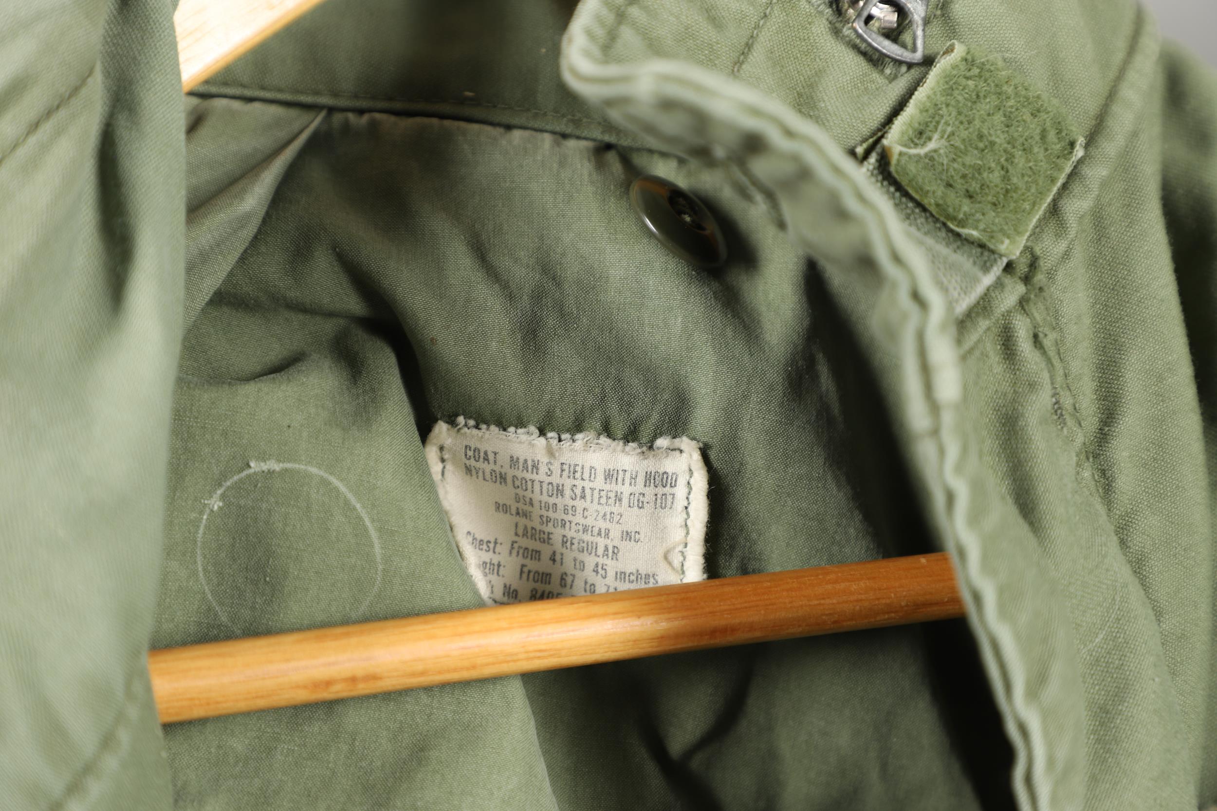 AN AMERICAN ARMY M65 FIELD COAT AND OTHERS. - Image 4 of 15