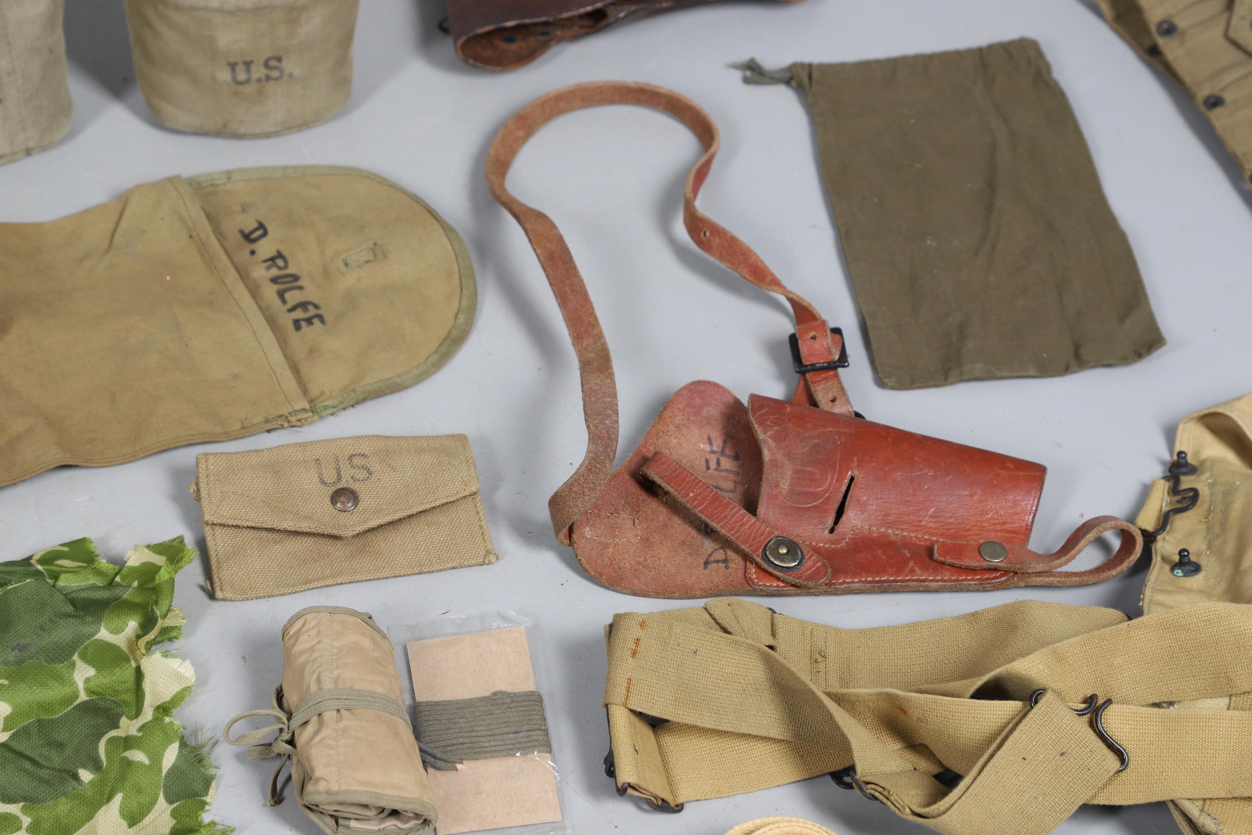 A COLLECTION OF SECOND WORLD WAR AND LATER AMERICAN WEBBING AND SIMILAR ITEMS. - Image 25 of 29