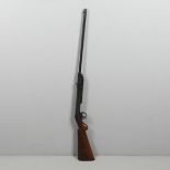 AN EARLY 20TH CENTURY LANES MUSKETEER 177 AIR RIFLE.