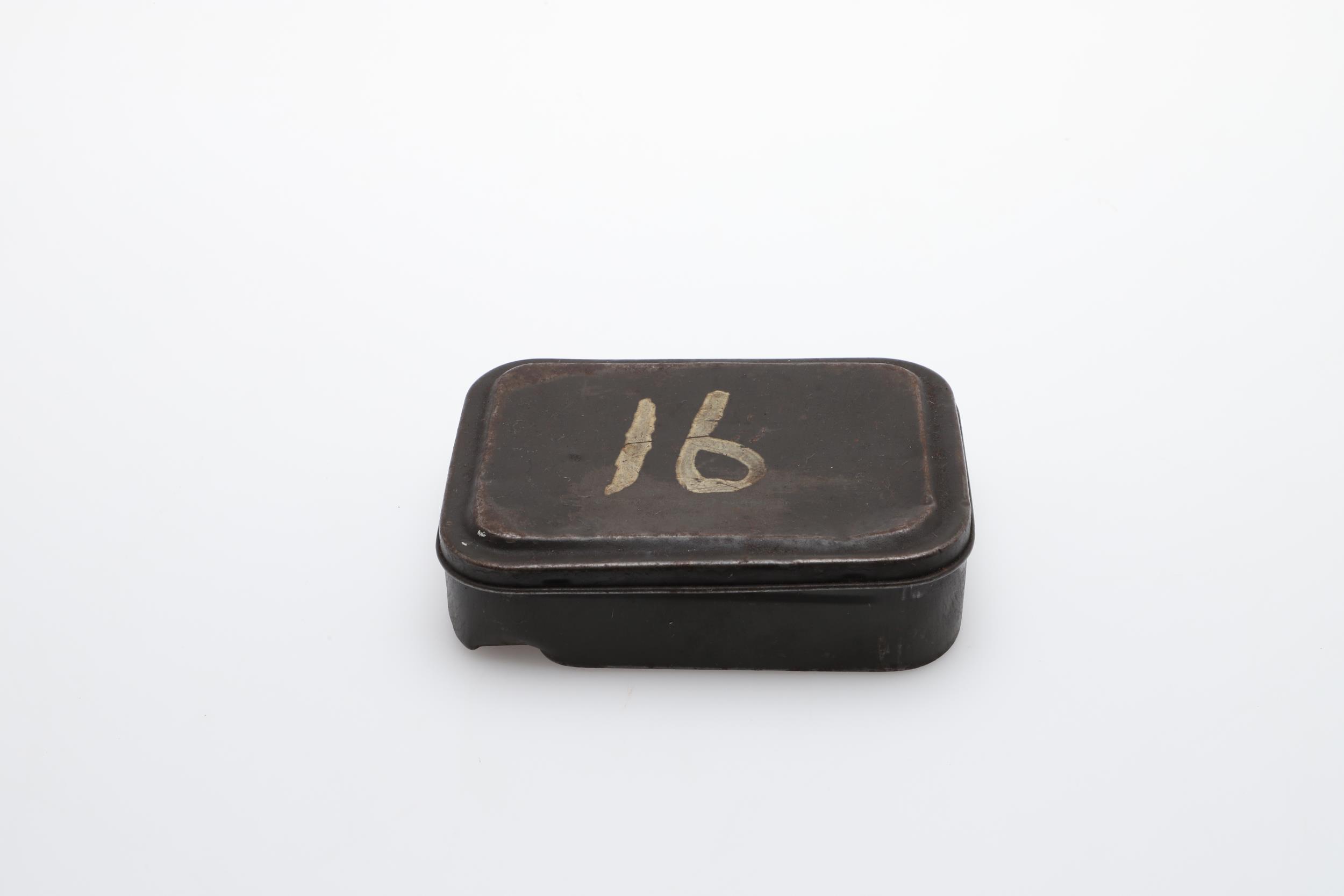 A REFEREE CARTRIDGE BOX AND OTHER ITEMS. - Image 4 of 4