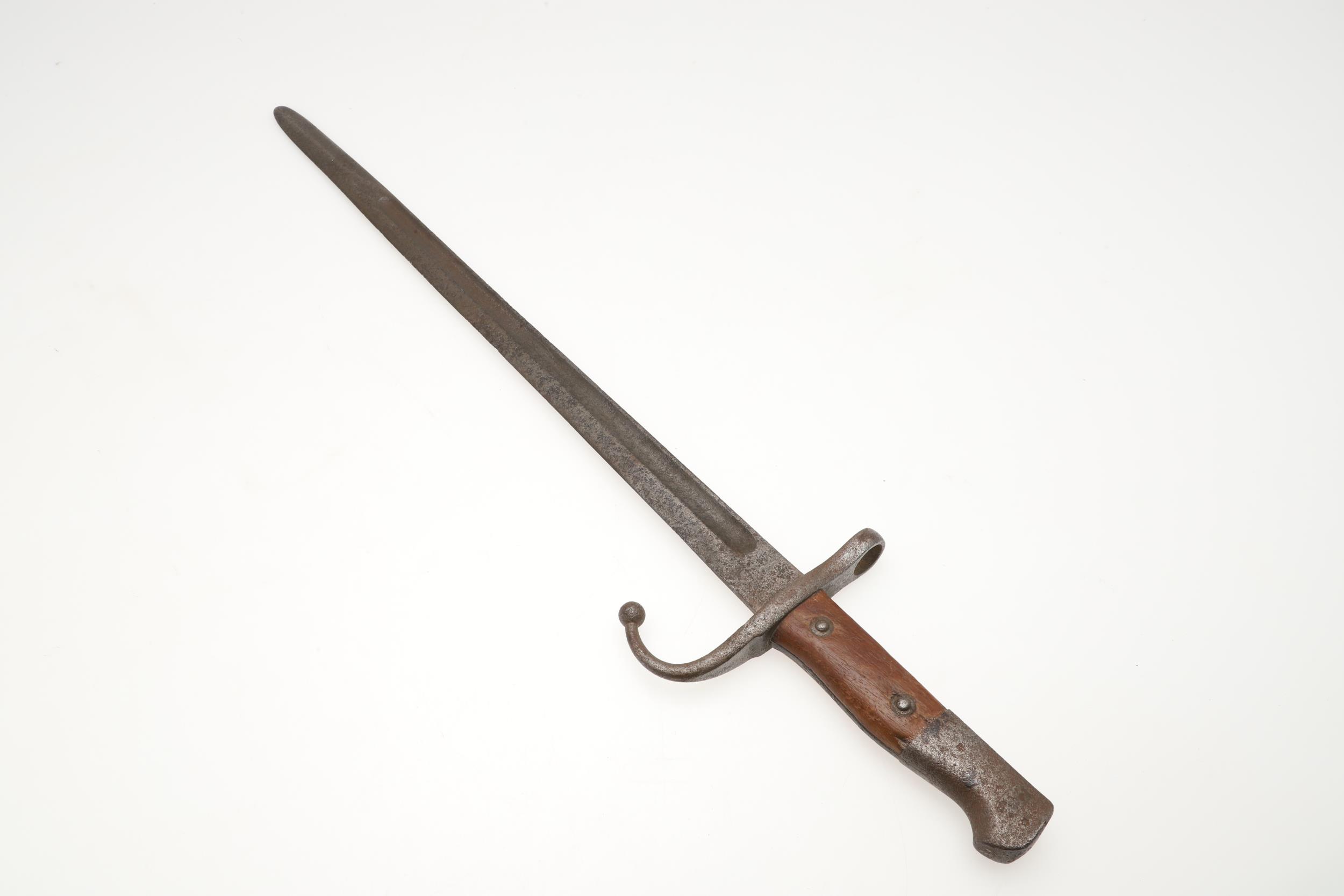 A 1907 PATTERN BAYONET AND SCABBARD AND ANOTHER SIMILAR. - Bild 8 aus 12