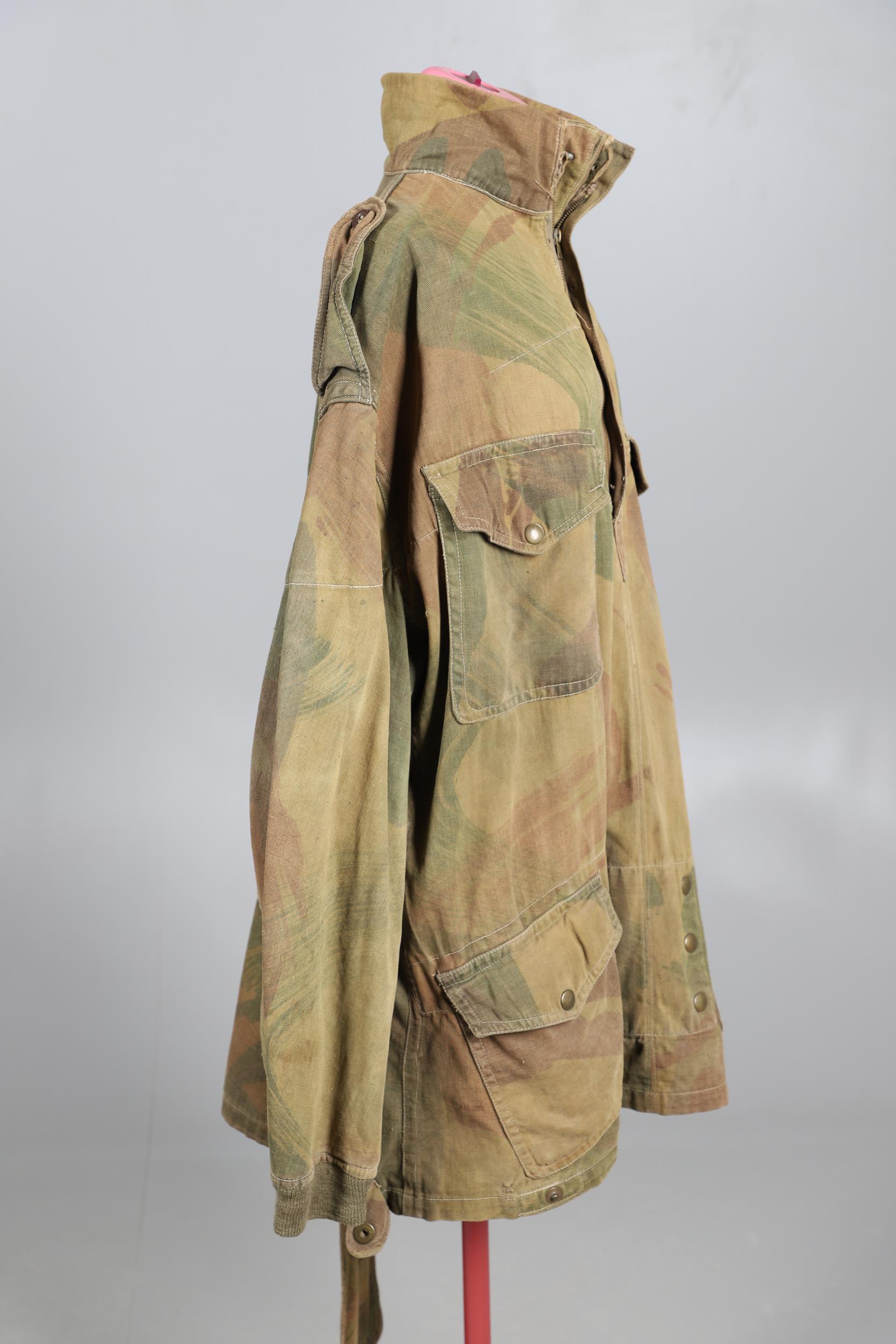 A SECOND WORLD WAR PERIOD 1943 PATTERN DENISON SMOCK. - Image 8 of 12