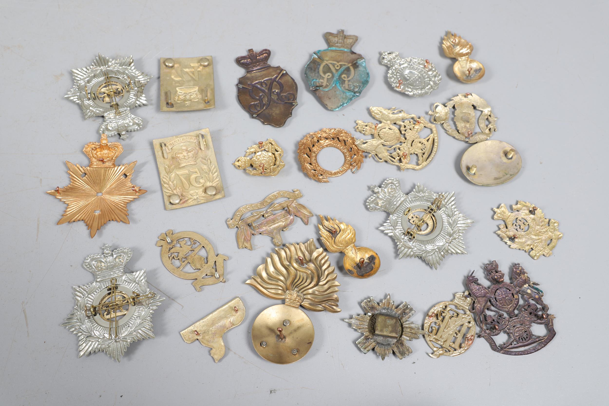 A COLLECTION OF VICTORIAN STYLE HELMET PLATES AND OTHER BADGES. - Image 8 of 10
