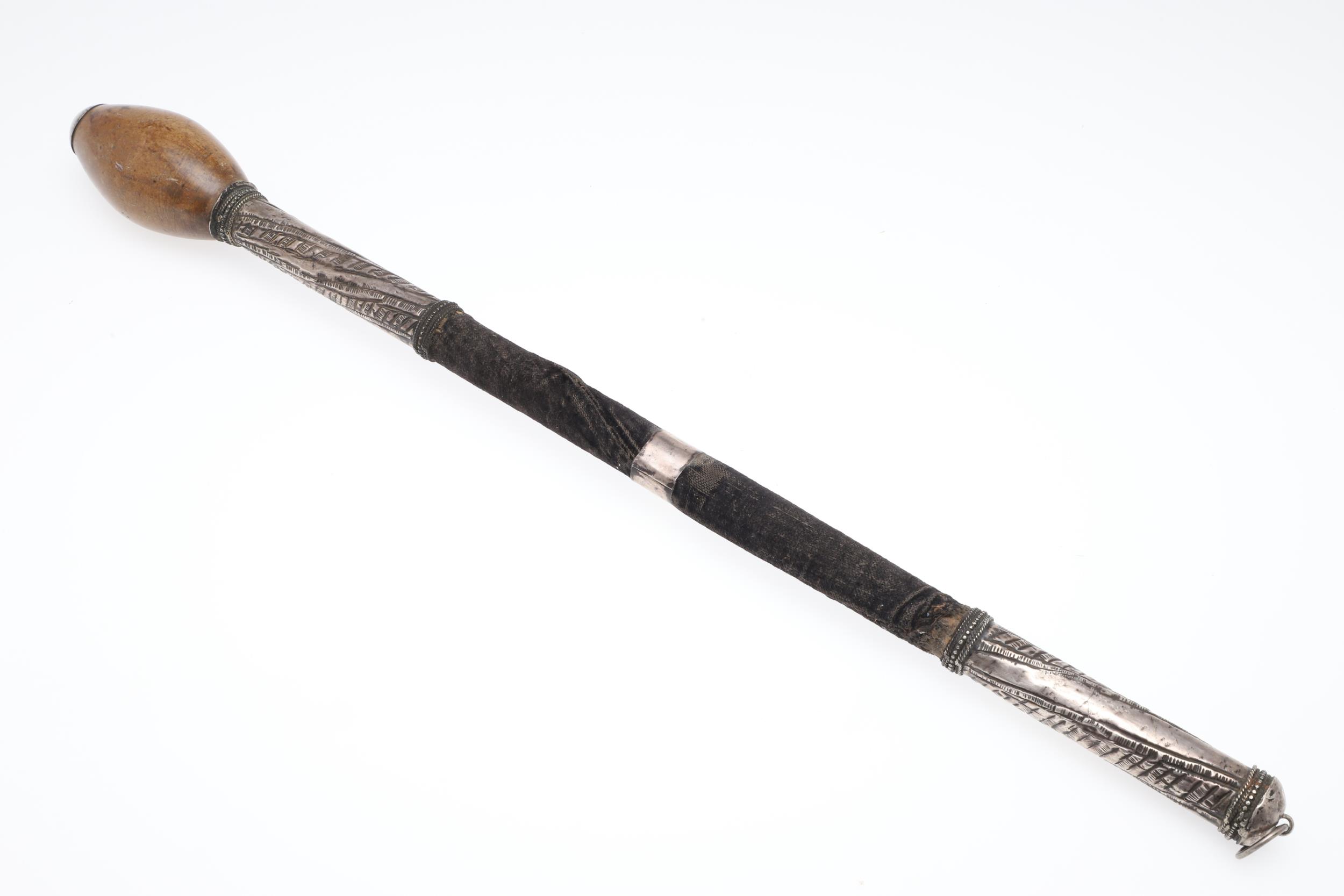 A VERY UNUSUAL SILVER MOUNTED TURKISH PUSIKAN OR GENERAL'S BATON. - Image 5 of 12