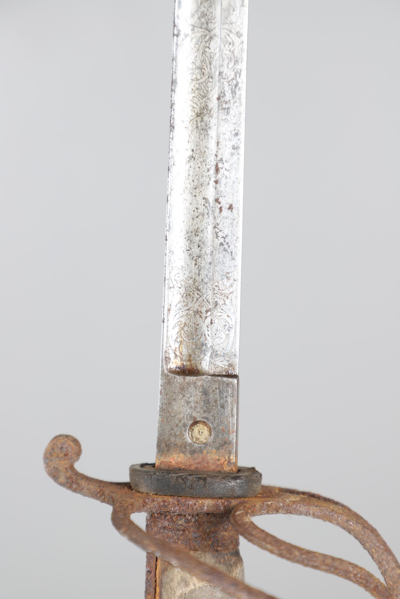 AN EDWARD VII 1821 PATTERN ROYAL GARRISON ARTILLERY SWORD. - Bild 13 aus 20