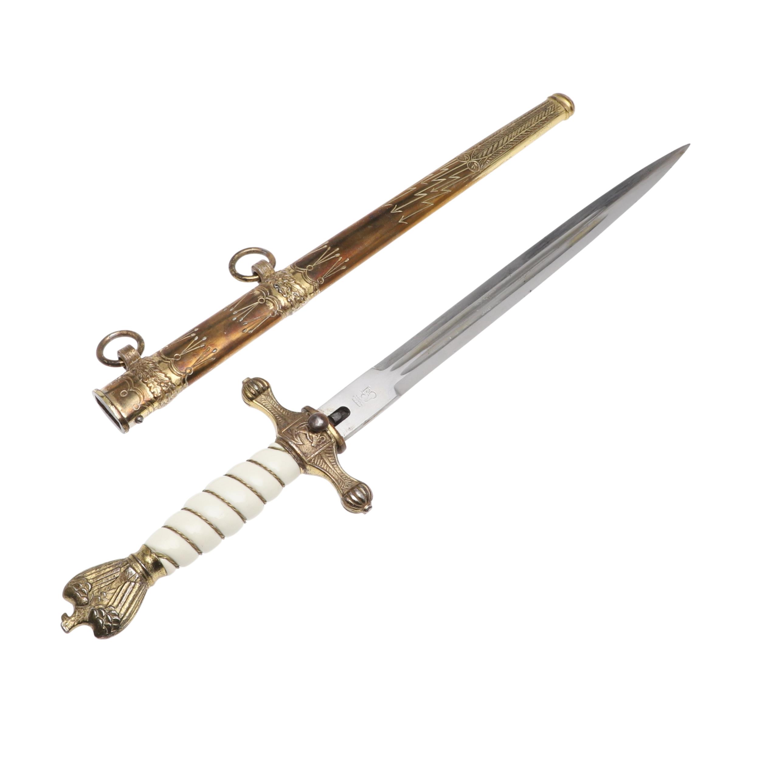 A SECOND WORLD WAR GERMAN KRIEGSMARINE DAGGER.