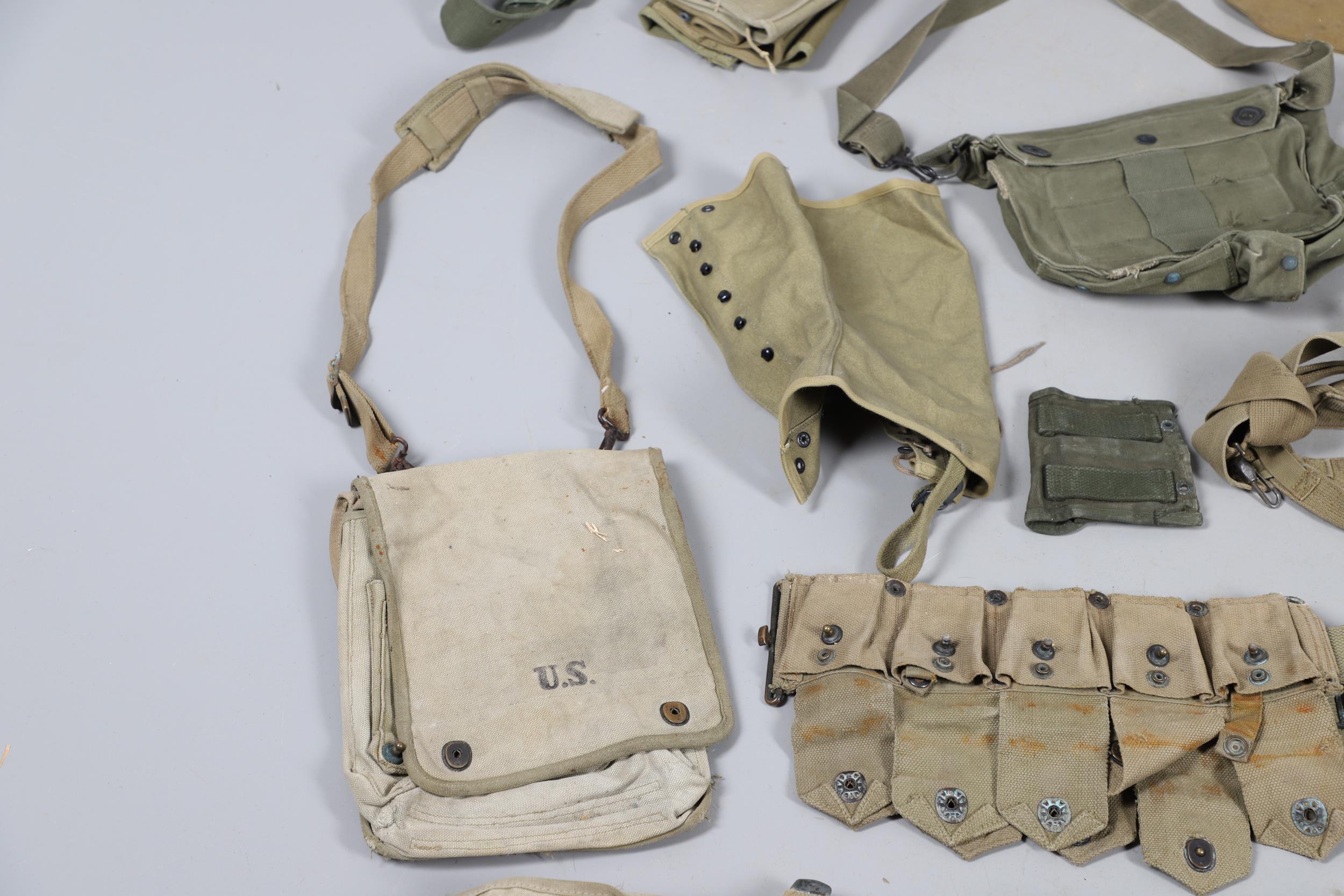 A COLLECTION OF SECOND WORLD WAR AND LATER AMERICAN WEBBING AND SIMILAR ITEMS. - Image 24 of 29