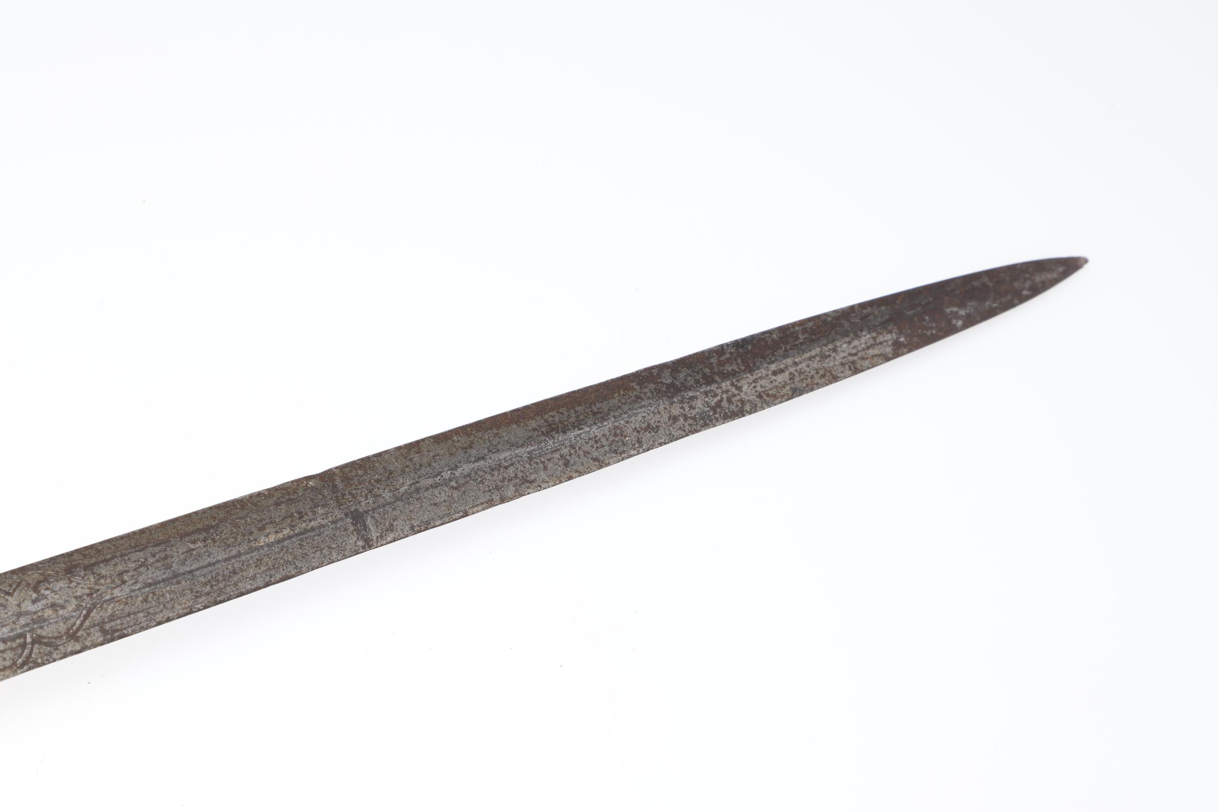 A VICTORIAN HONOURABLE ARTILLERY COMPANY OFFICER'S DRESS SWORD. - Image 9 of 14