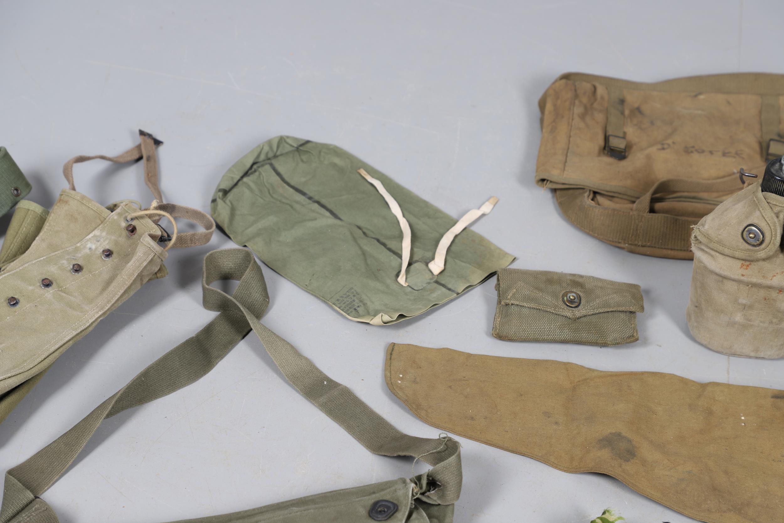 A COLLECTION OF SECOND WORLD WAR AND LATER AMERICAN WEBBING AND SIMILAR ITEMS. - Image 20 of 29