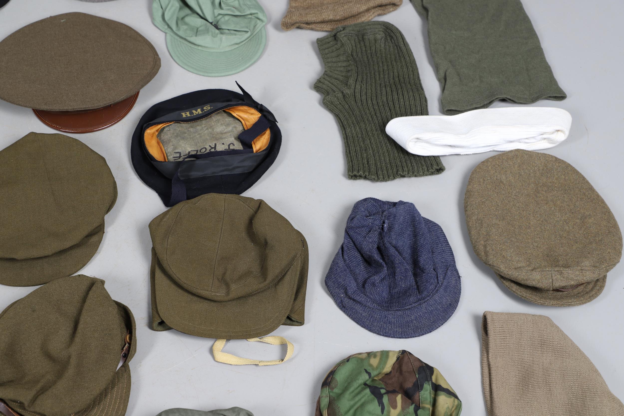 AN EXTENSIVE COLLECTION OF MILITARY UNIFORM CAPS, BERETS AND OTHER ITEMS. SECOND WORLD WAR AND LATER - Image 15 of 17