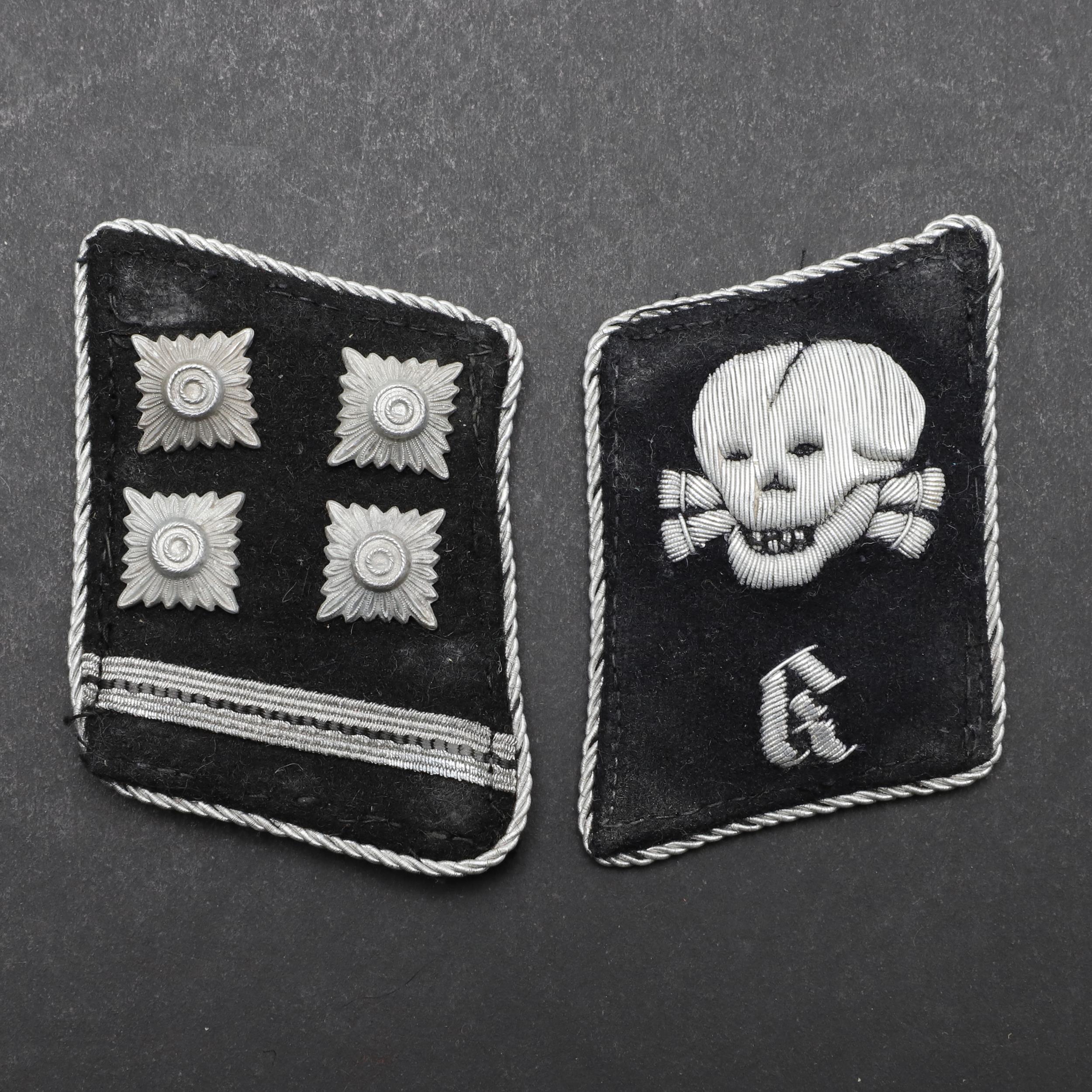 A PAIR OF SECOND WORLD WAR GERMAN SS OFFICER'S COLLAR PATCHES.
