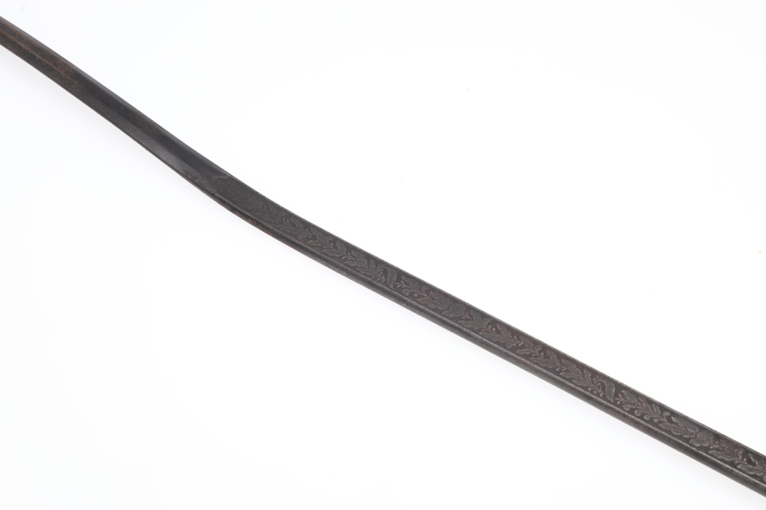 AN EARLY 19TH CENTURY SWORD OF THE GENTELMAN BODYGUARDS OF THE KING OF SPAIN. - Bild 8 aus 12