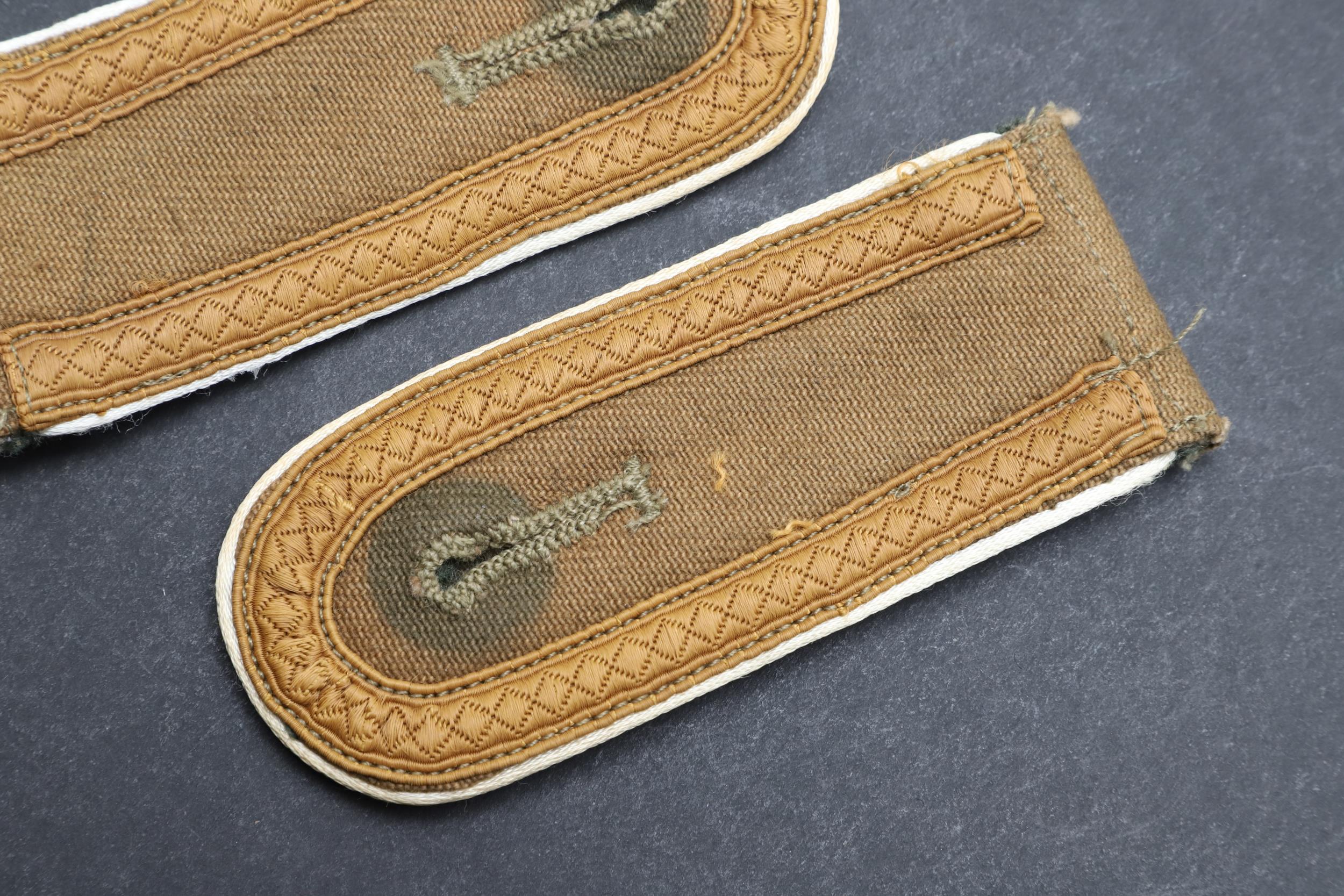 A PAIR OF SECOND WORLD WAR GERMAN ARMY AFRIKAKORPS INFANTRY NCO'S SHOULDER STRAPS. - Image 3 of 4