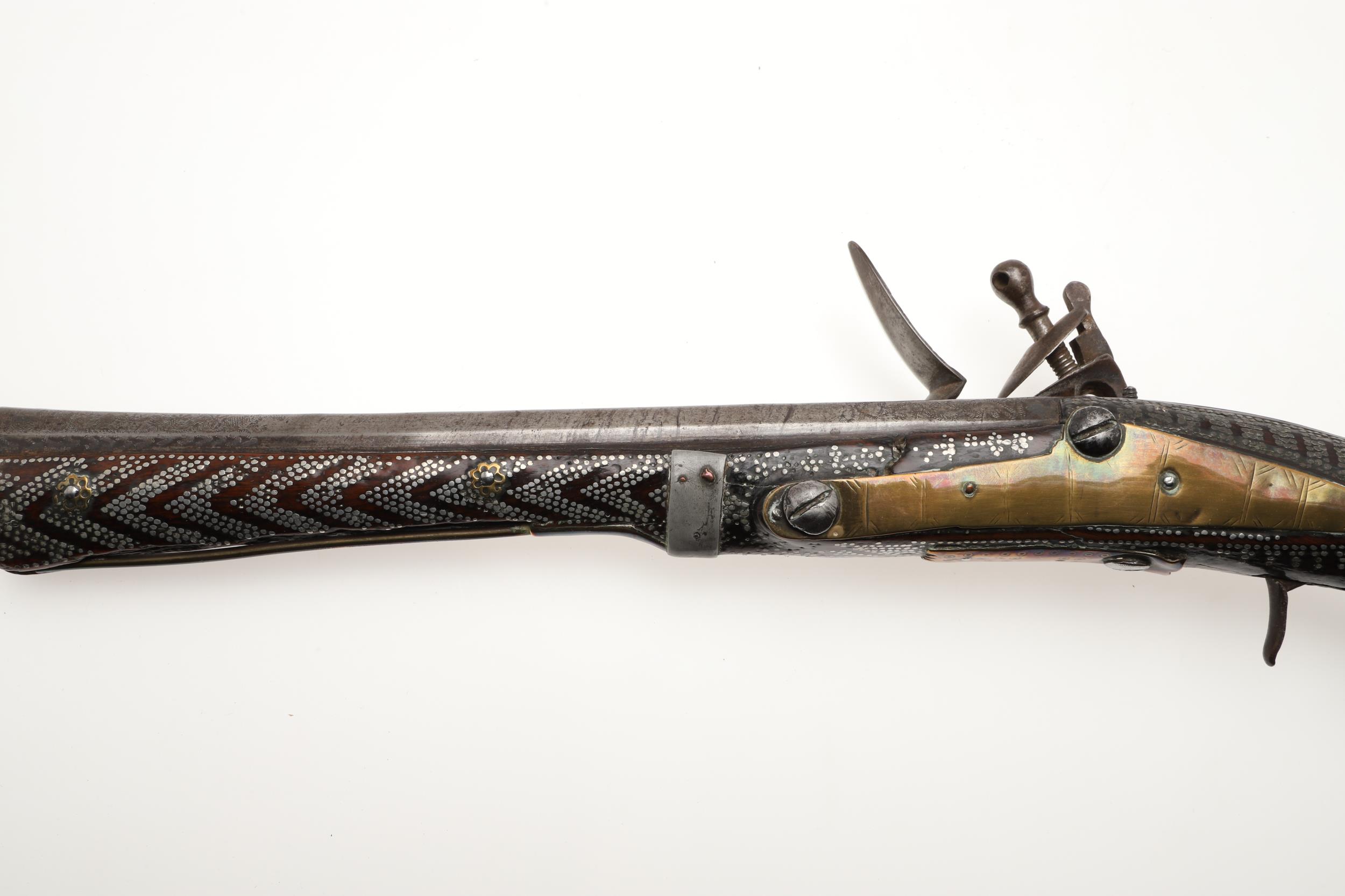 A PAIR OF DECORATED TURKISH FLINTLOCK PISTOLS. - Image 6 of 18