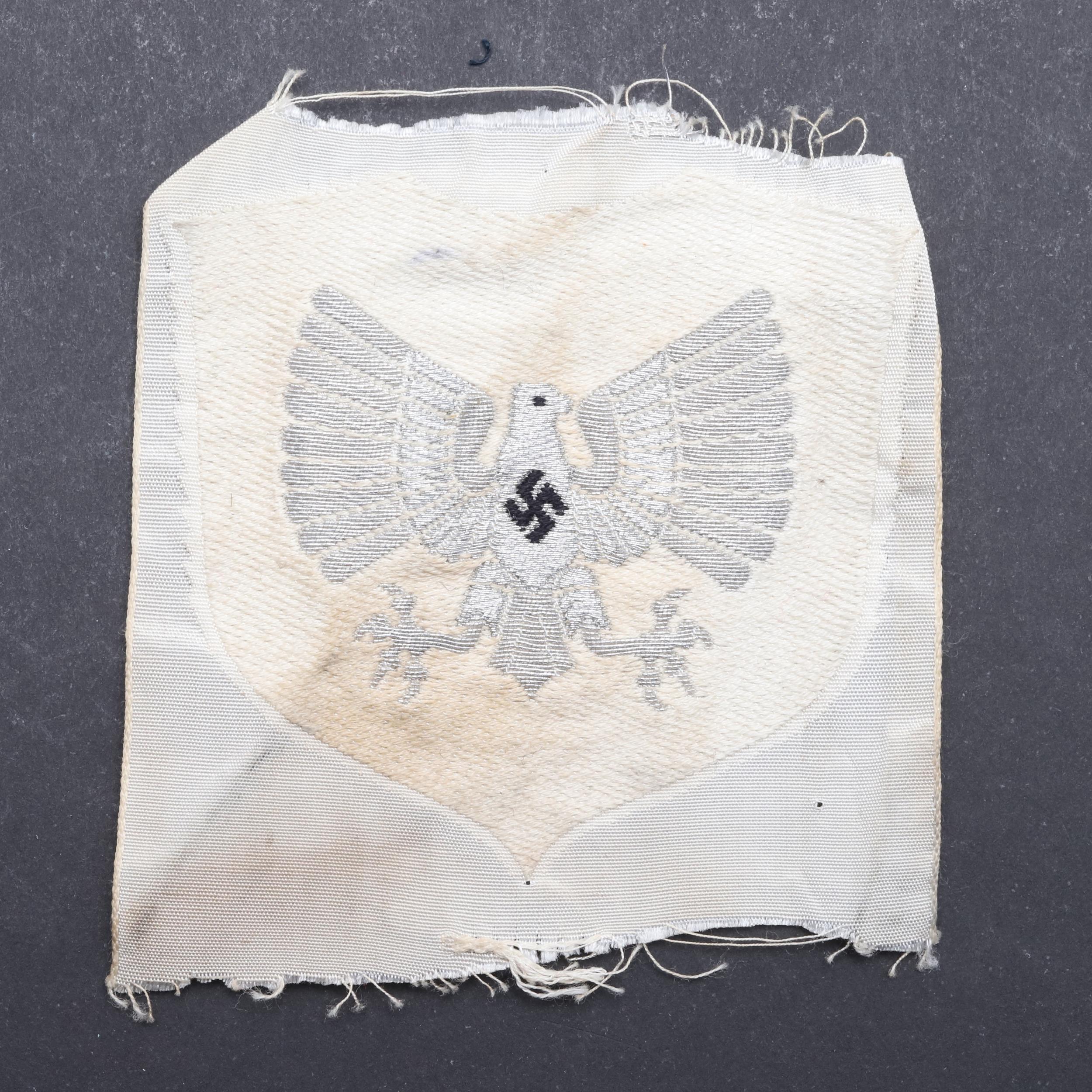 A SECOND WORLD WAR GERMAN BDM OFFICER'S BREAST EAGLE. - Image 2 of 3