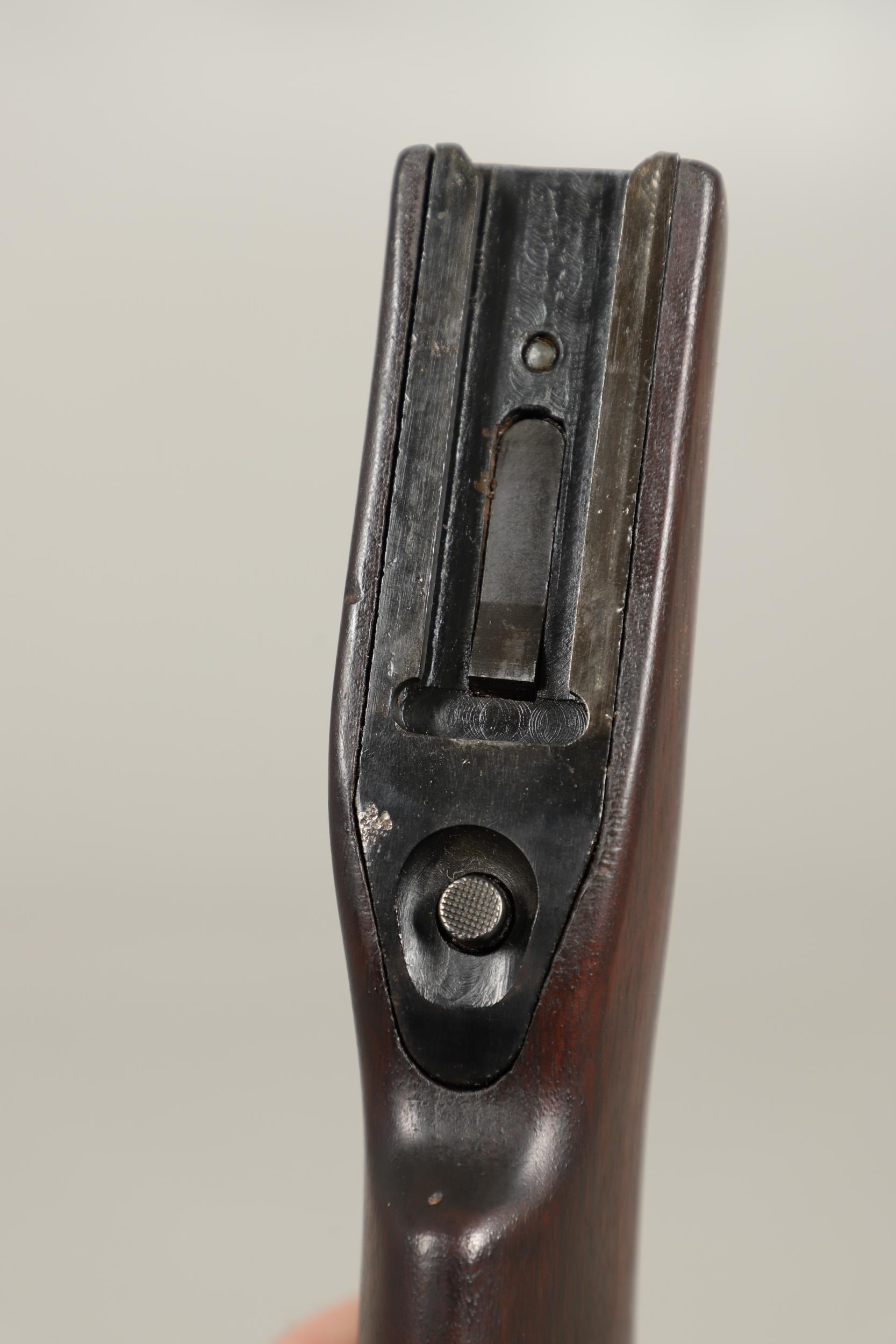 A DEACTIVATED AUTO-ORDNANCE CORPORATION THOMPSON .45 ACP SUBMACHINE GUN. - Image 25 of 29