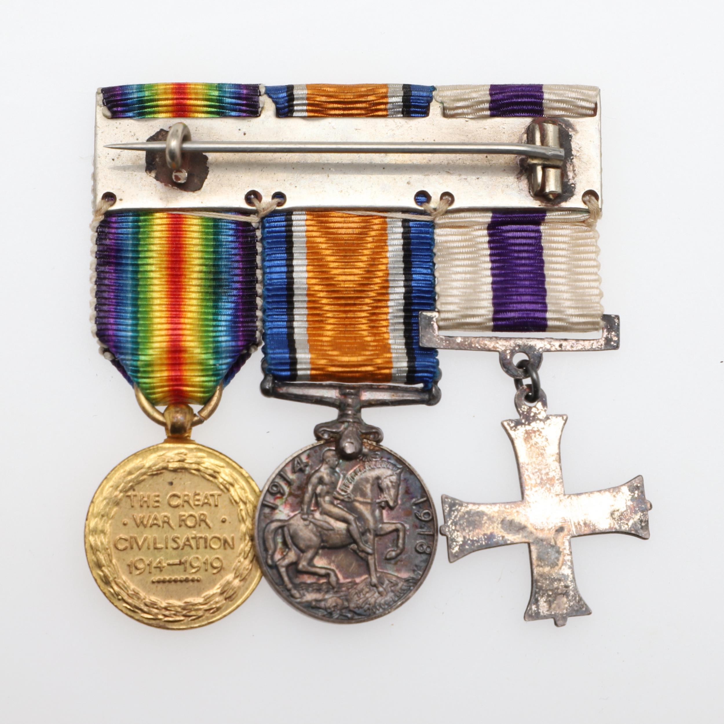 A FIRST WORLD MILITARY CROSS ATTRIBUTED TO THE MACHINE GUN CORPS. - Image 4 of 8