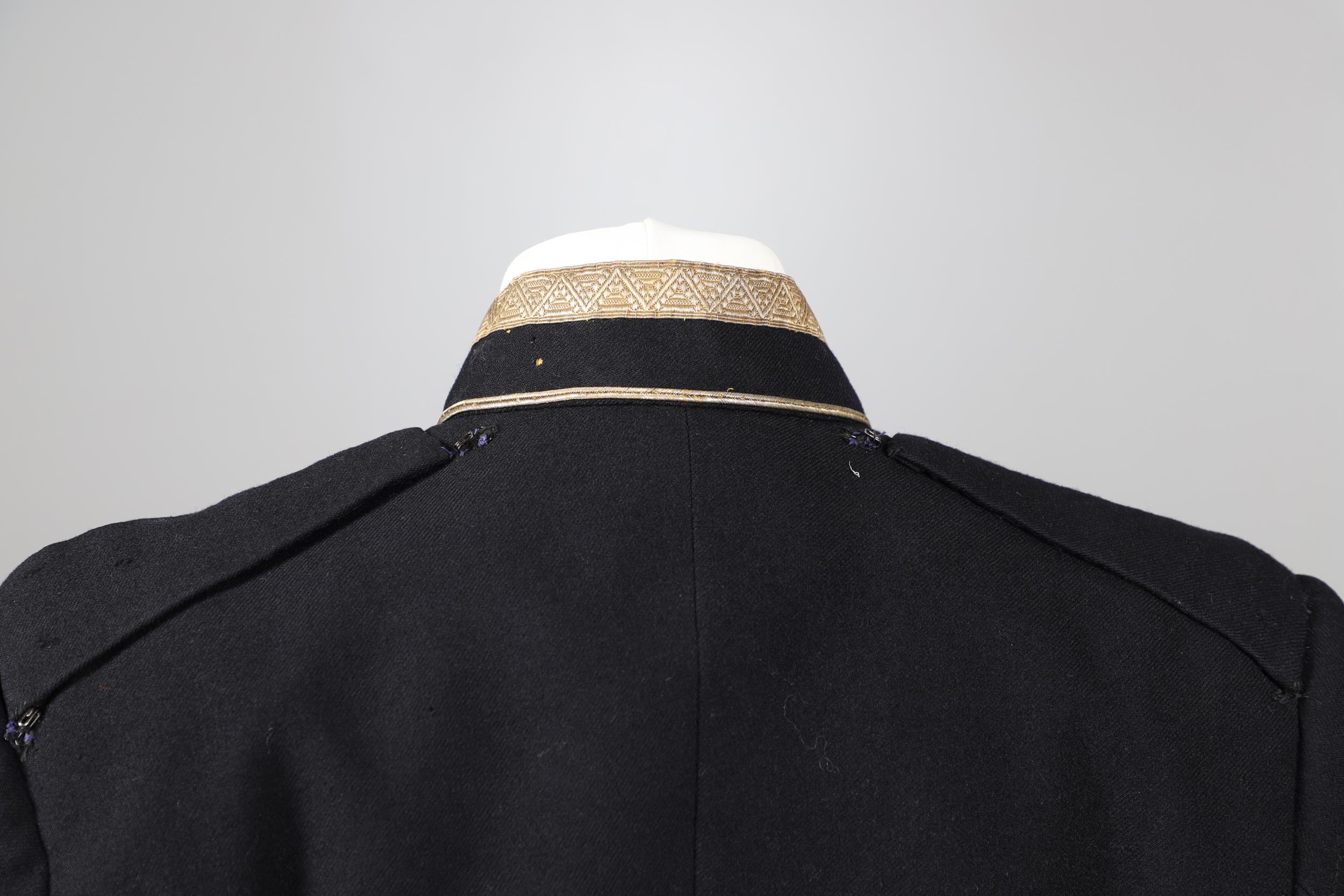 A POST SECOND WORLD WAR MESS JACKET AND BLUES UNIFORM FOR THE 15/19TH HUSSARS. - Image 11 of 34