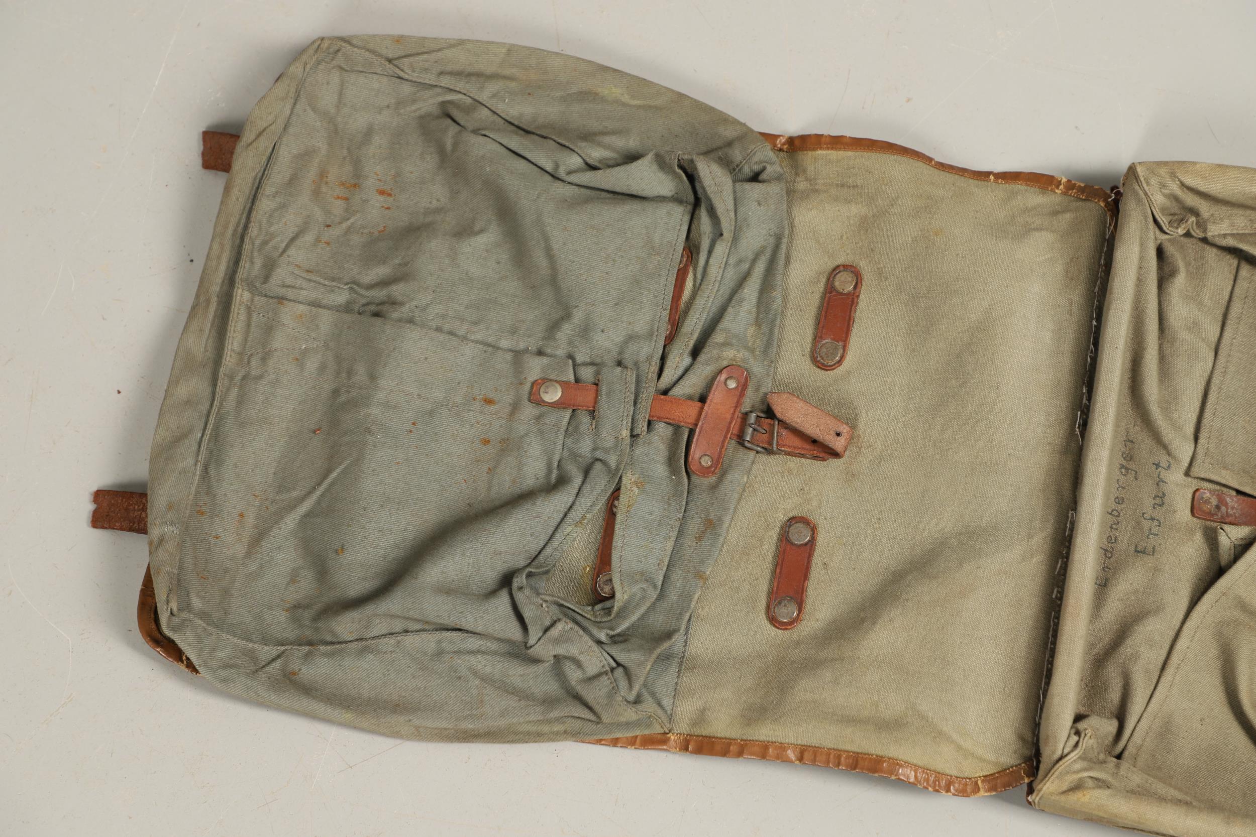 A FIRST WORLD WAR GERMAN BACKPACK. - Bild 5 aus 13