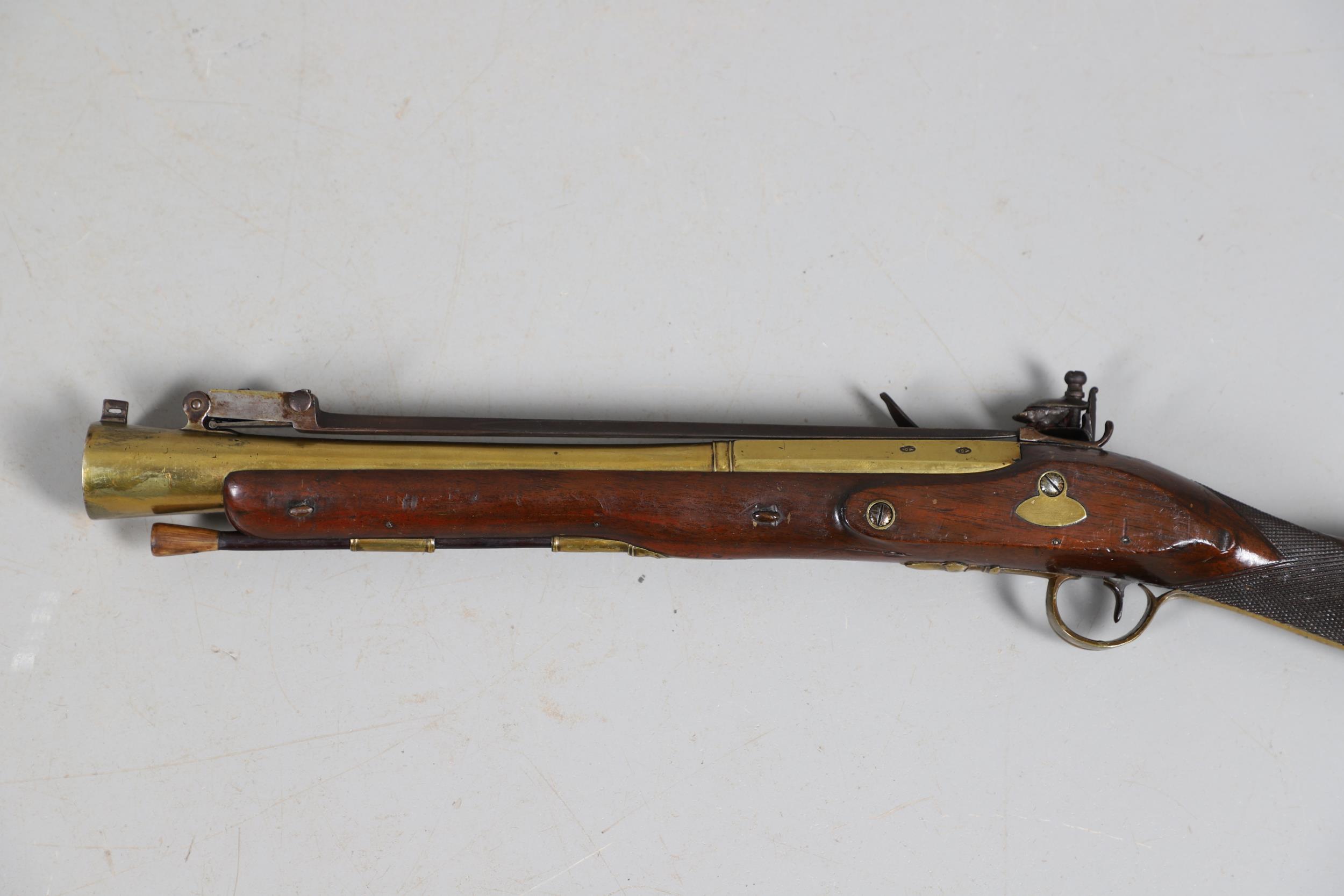 AN EARLY 19TH CENTURY BLUNDERBUSS MARKED FOR UTTING OF LONDON. - Image 11 of 15