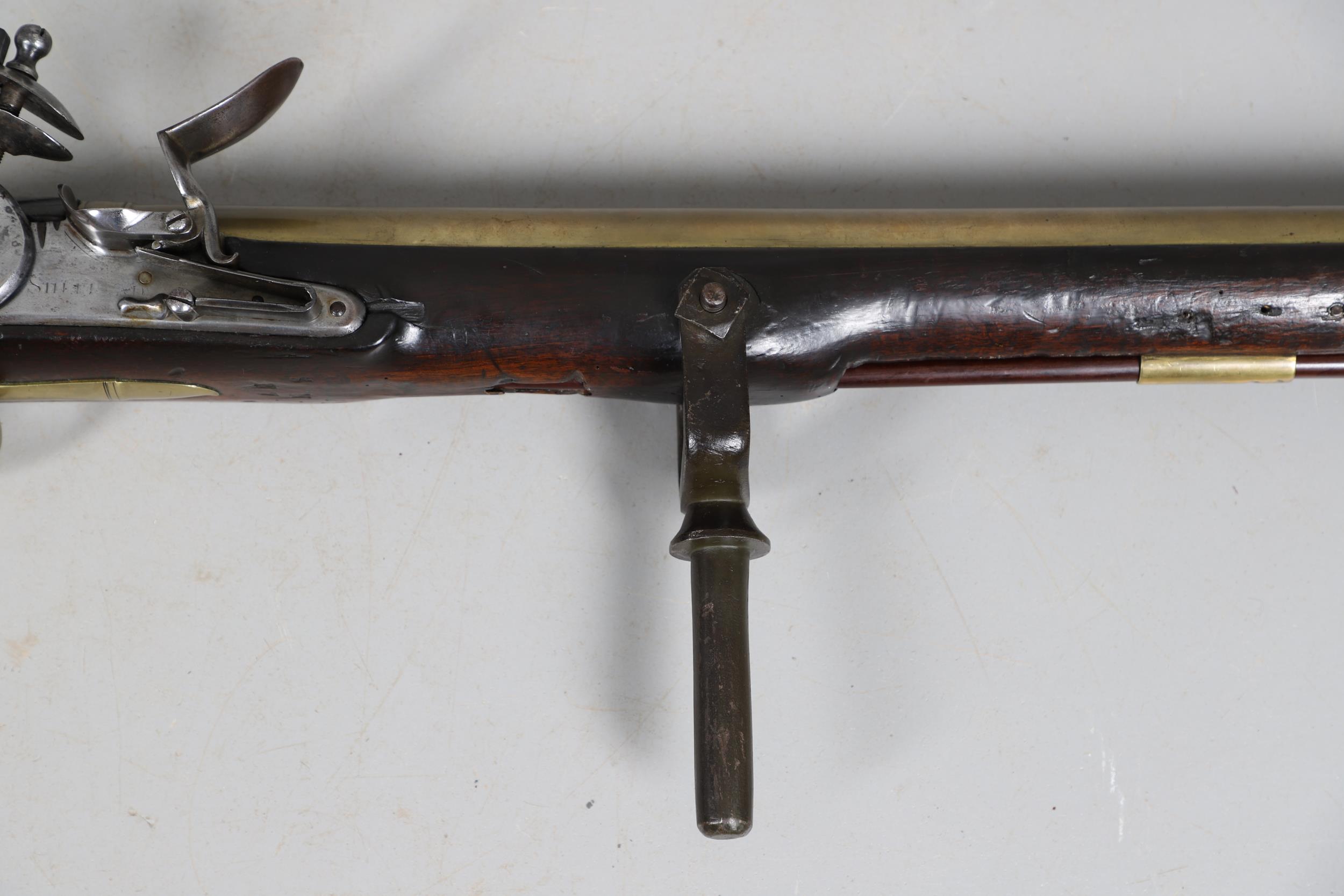 AN ENORMOUS LATE 18TH CENTURY SHIP MOUNTED CUSTOMS FLINTLOCK MUSKETOON. - Image 5 of 24