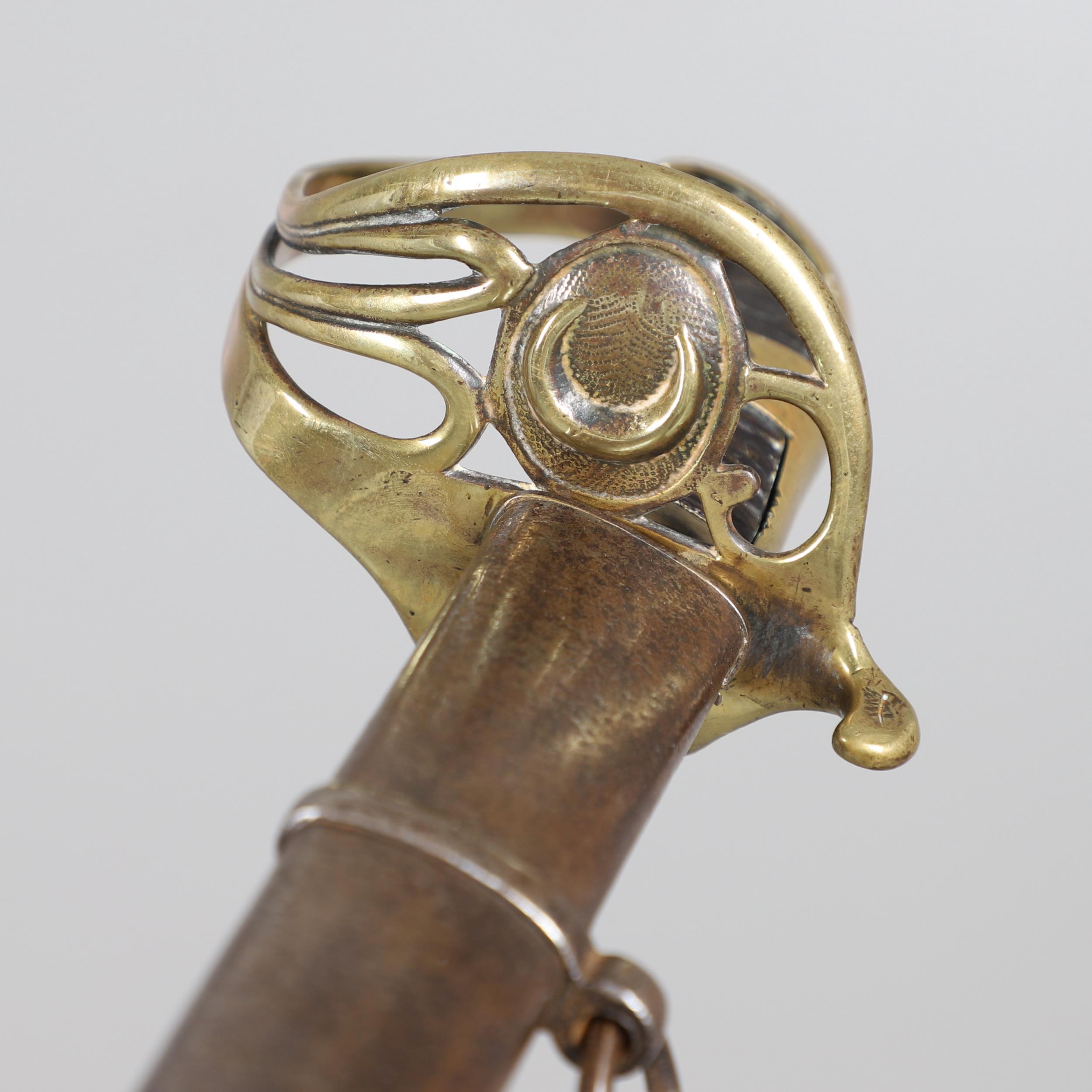 A FIRST WORLD WAR TURKISH CAVALRY OFFICER'S SABRE AND SCABBARD. - Image 3 of 15
