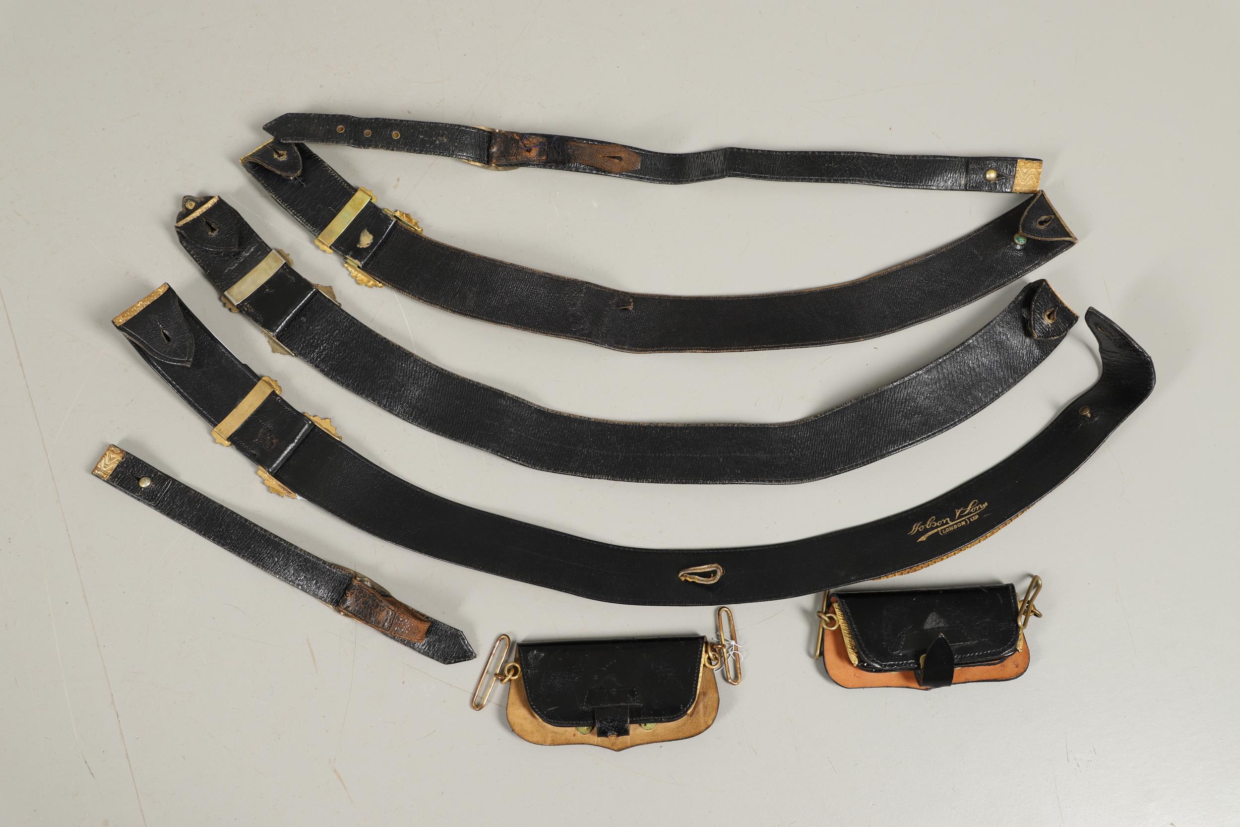 A COLLECTION OF ROYAL ARTILLERY POUCHES, SHOULDER STRAPS AND OTHER ITEMS. - Image 14 of 15