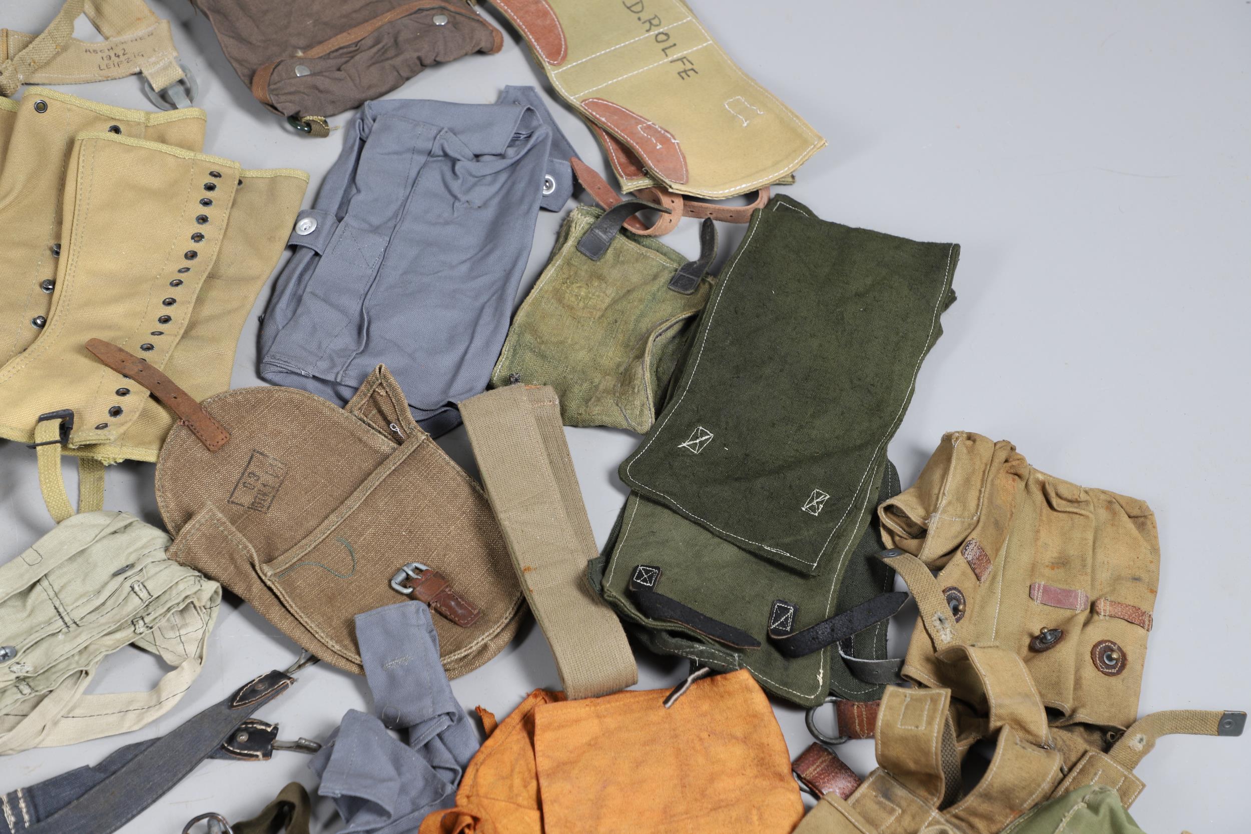 A LARGE COLLECTION OF WEBBING BELTS, KNEE PADS AND OTHER UNIFORM ITEMS, SECOND WORLD WAR AND LATER. - Bild 8 aus 28