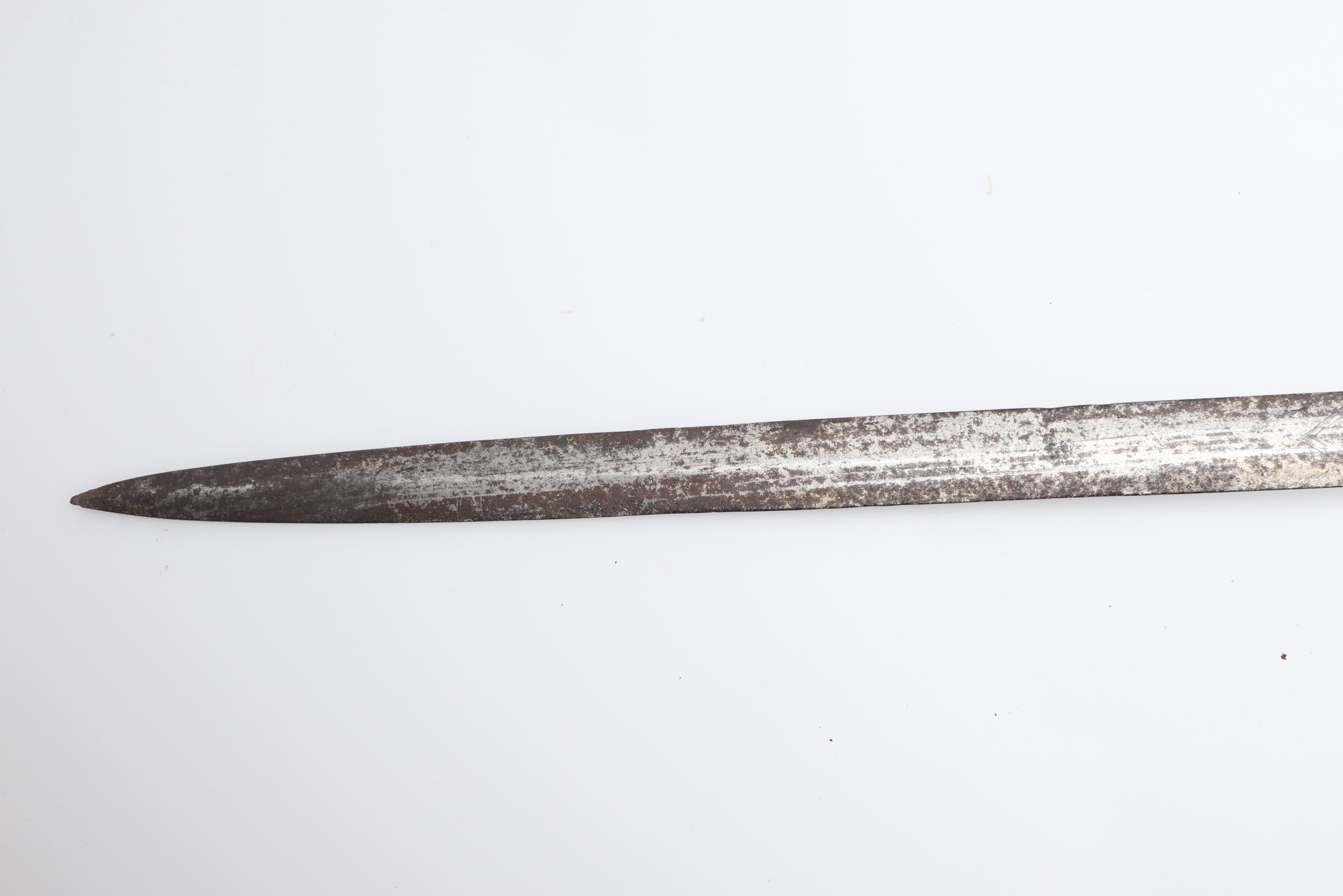 A VICTORIAN HONOURABLE ARTILLERY COMPANY OFFICER'S DRESS SWORD. - Image 7 of 14