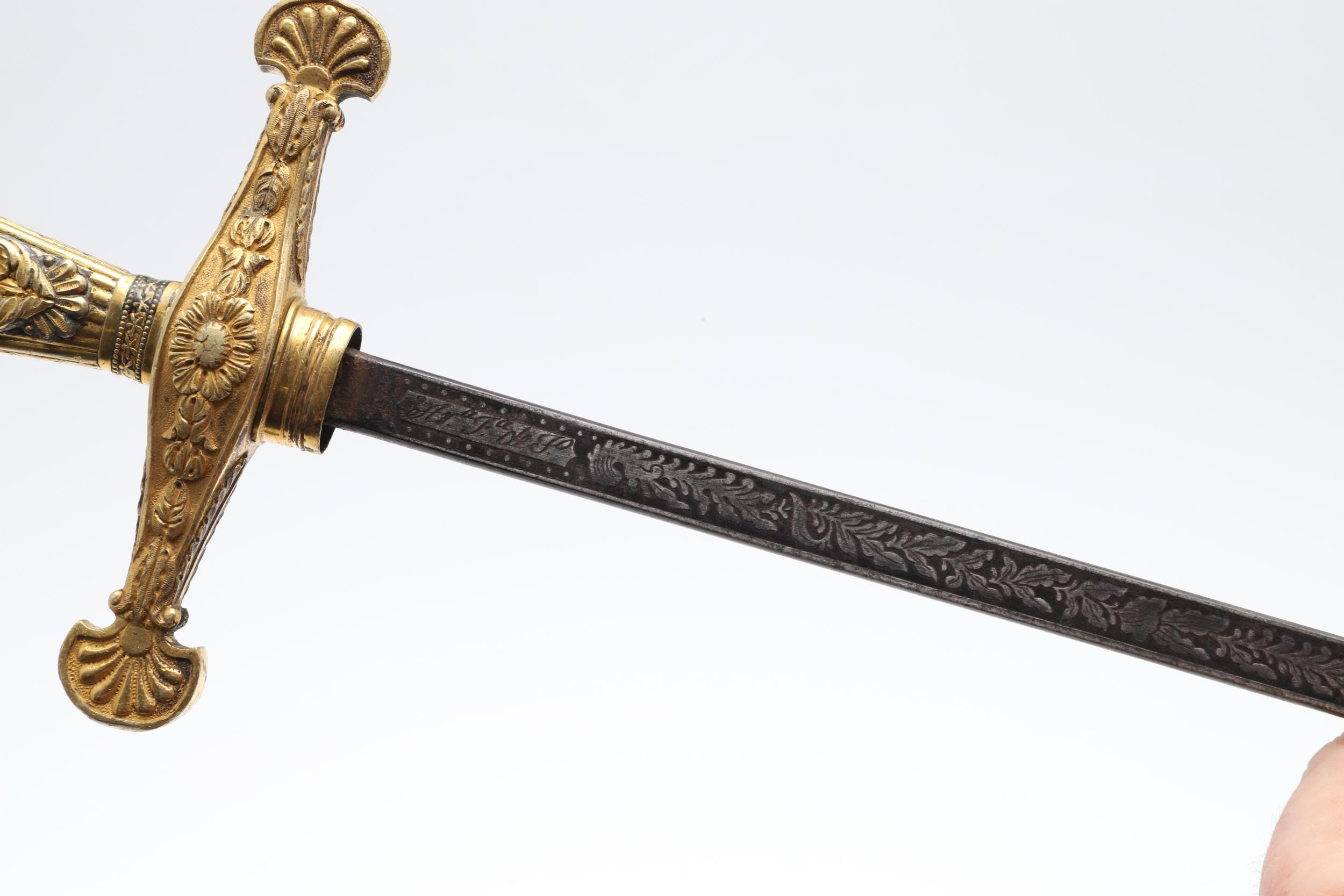 AN EARLY 19TH CENTURY SWORD OF THE GENTELMAN BODYGUARDS OF THE KING OF SPAIN. - Bild 11 aus 12