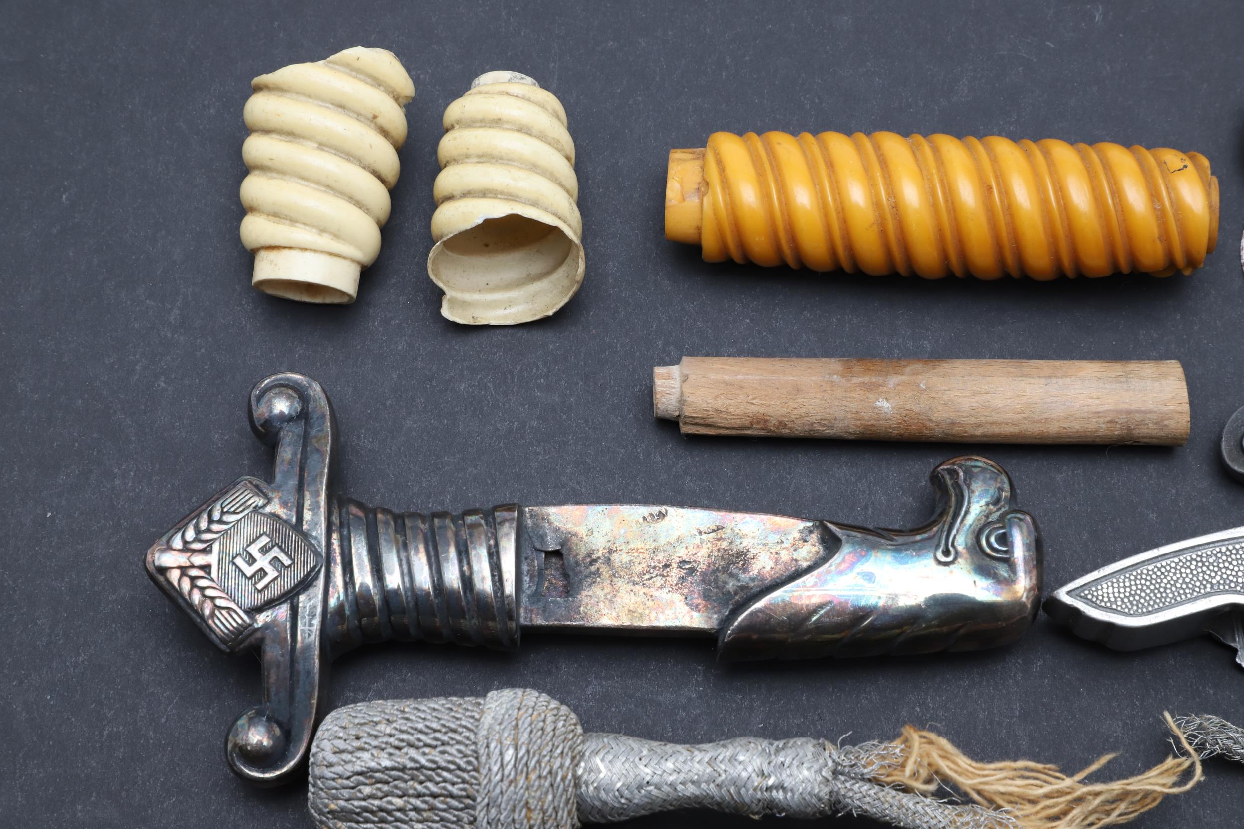 AN INTERESTING AND USEFUL COLLECTION OF SECOND WORLD WAR GERMAN DAGGER PARTS. - Image 13 of 14