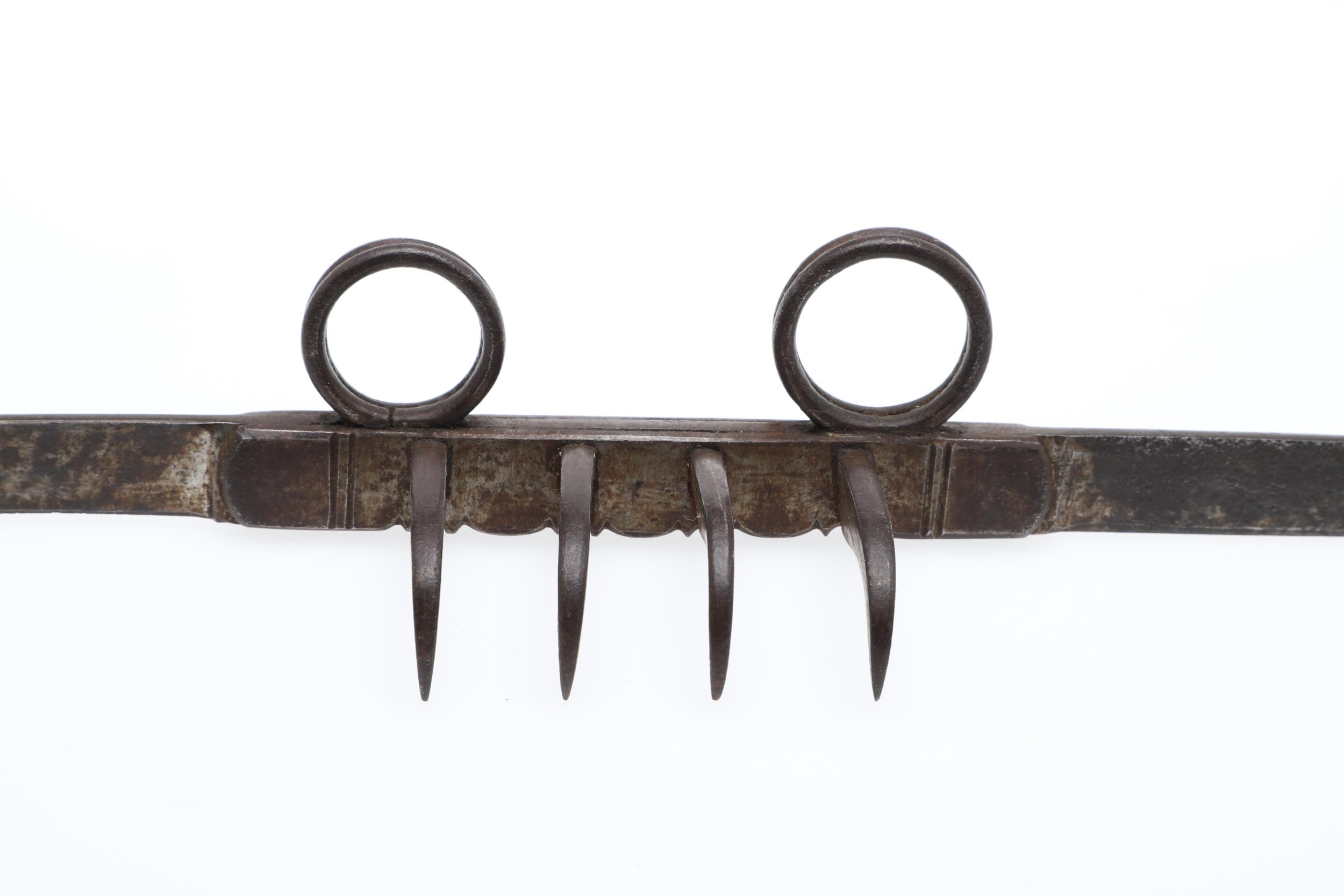 AN INDIAN BAGH NAKH OR TIGER'S CLAW KNIFE. - Image 6 of 6