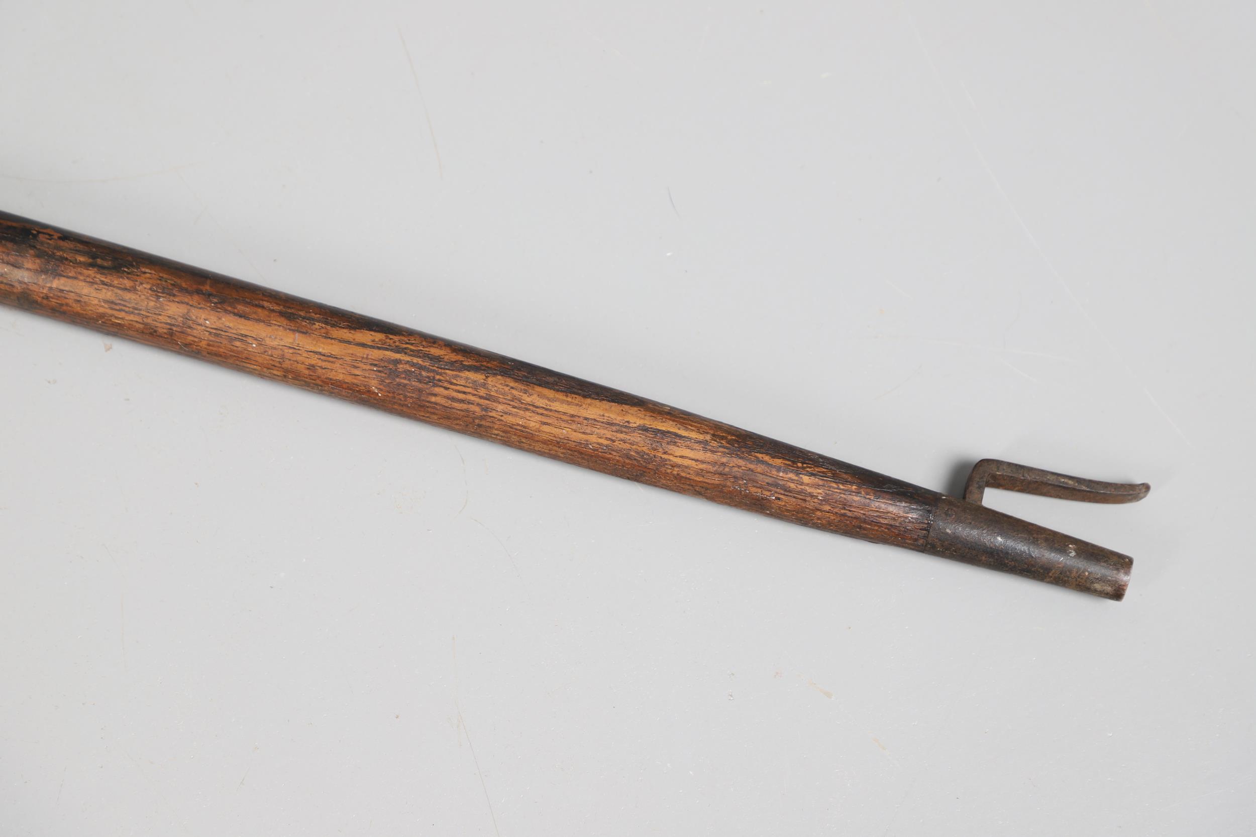 A SUBSTANTIAL PERSIAN OR OTTOMAN TWO HANDLED AXE. - Image 8 of 11