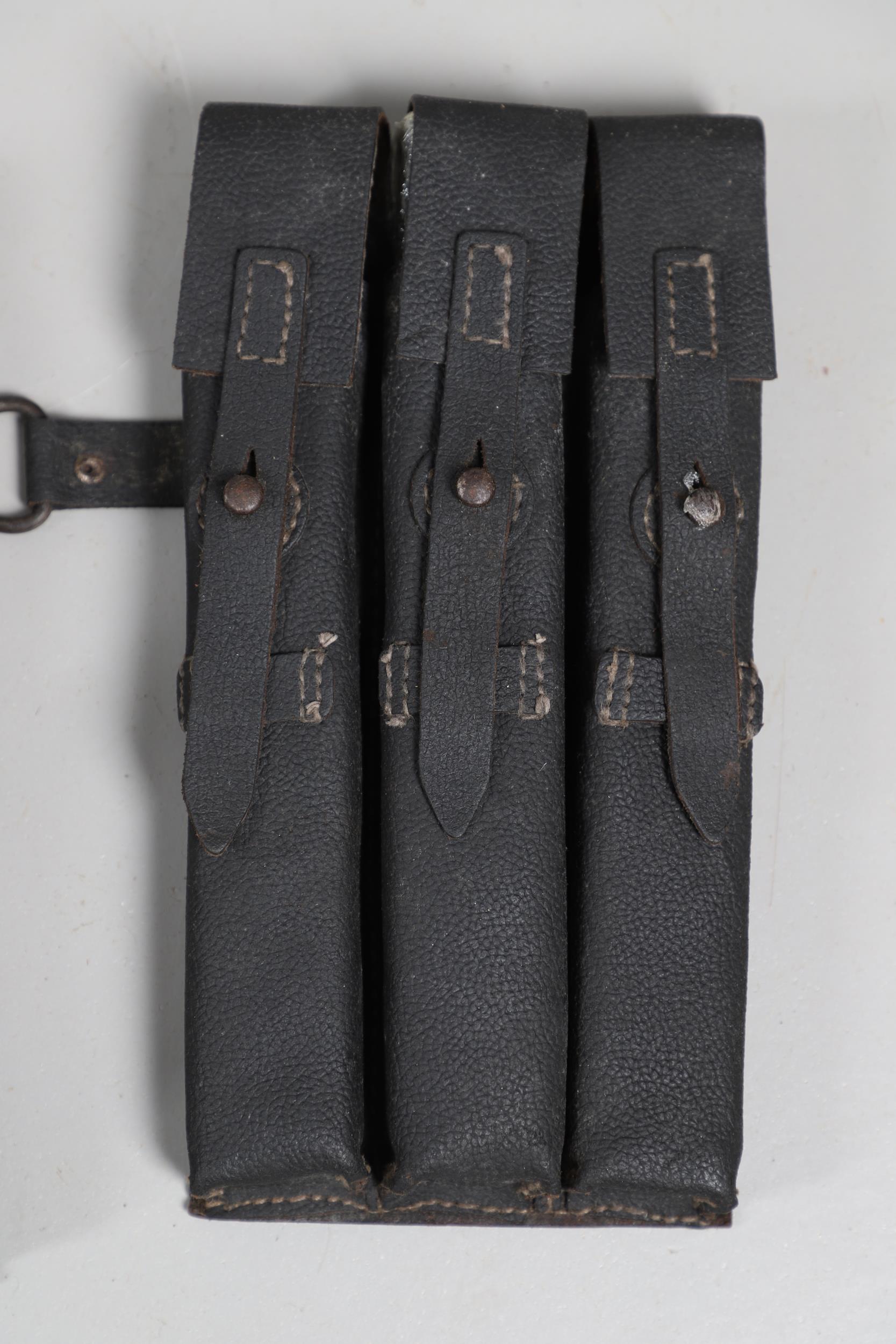 TWO SECOND WORLD WAR GERMAN MACHINE GUN MAGAZINE POUCHES AND MAGAZINES. - Image 2 of 8