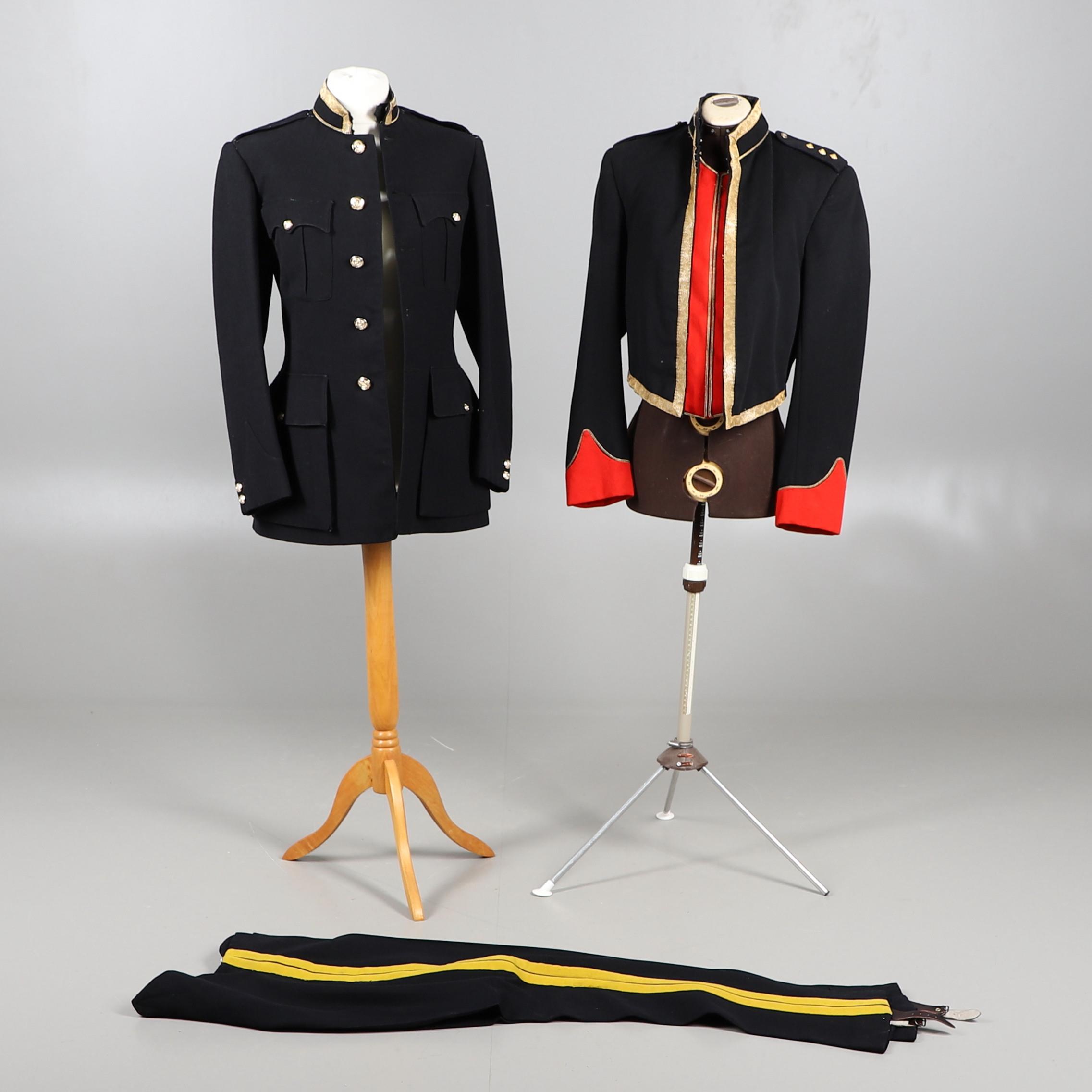 A POST SECOND WORLD WAR MESS JACKET AND BLUES UNIFORM FOR THE 15/19TH HUSSARS.
