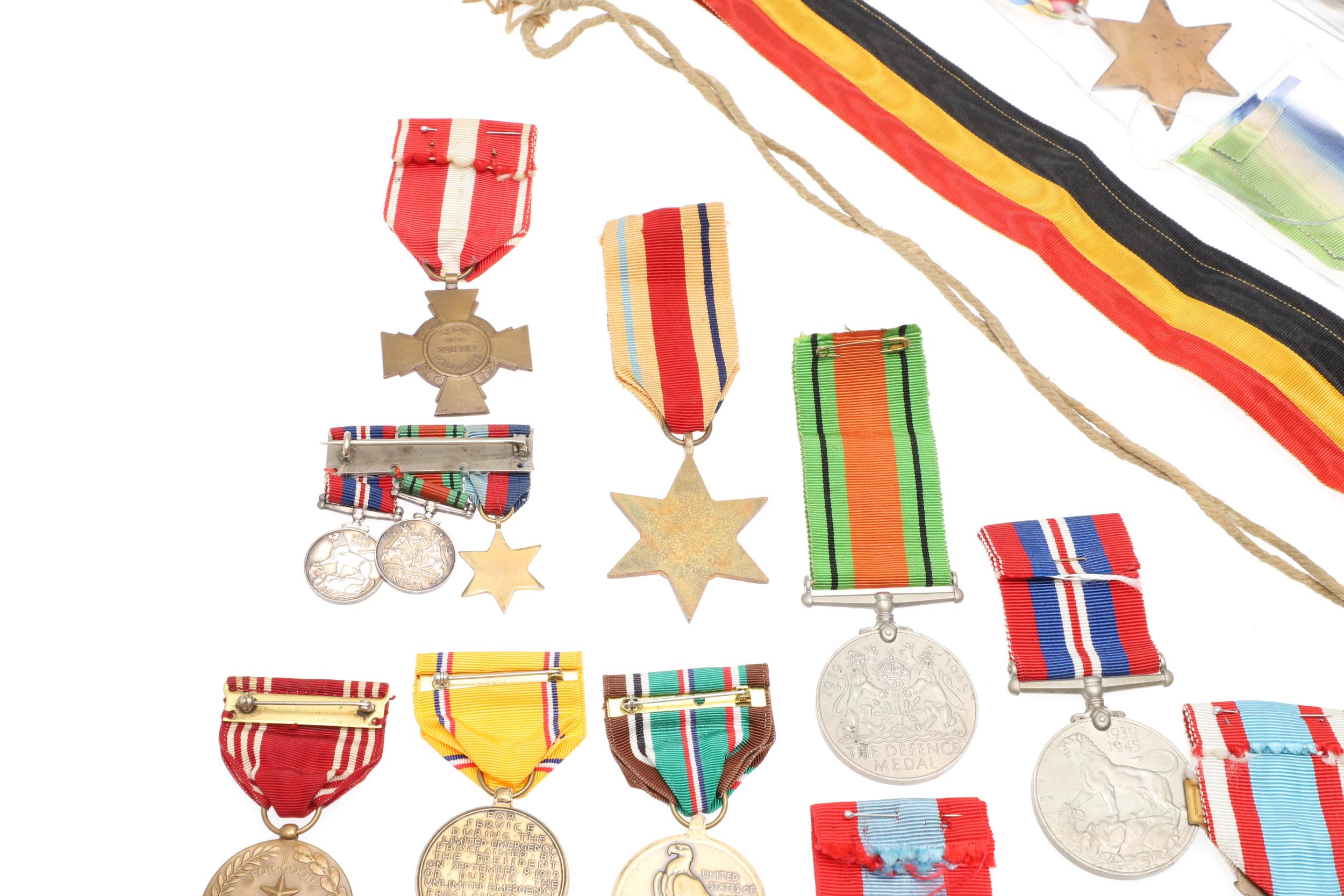 A COLLECTION OF SECOND WORLD WAR AND OTHER MEDALS. - Image 16 of 18