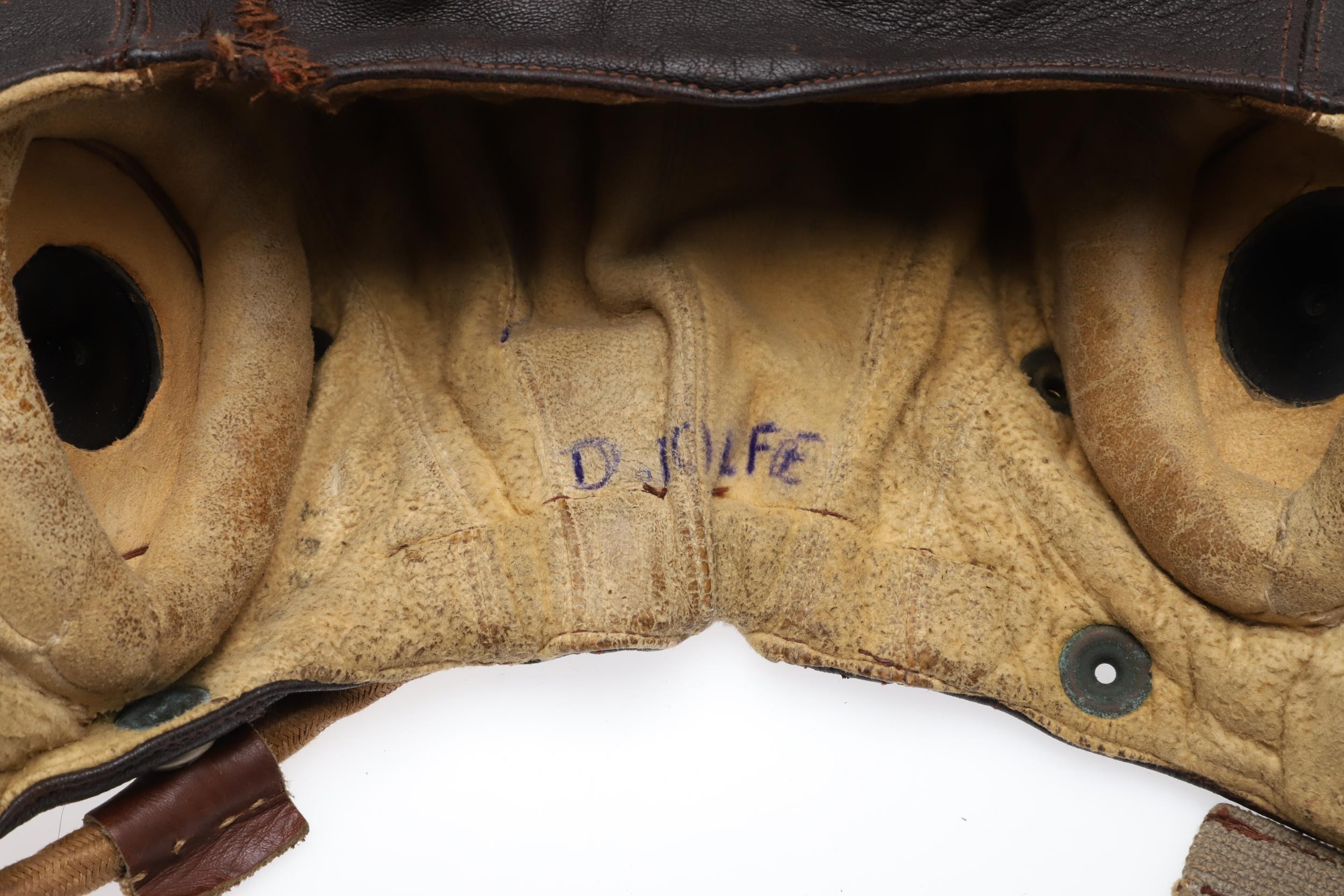 AN AIR MINISTRY TYPE C FLYING HELMET, GOGGLES AND GLOVES. - Image 18 of 21