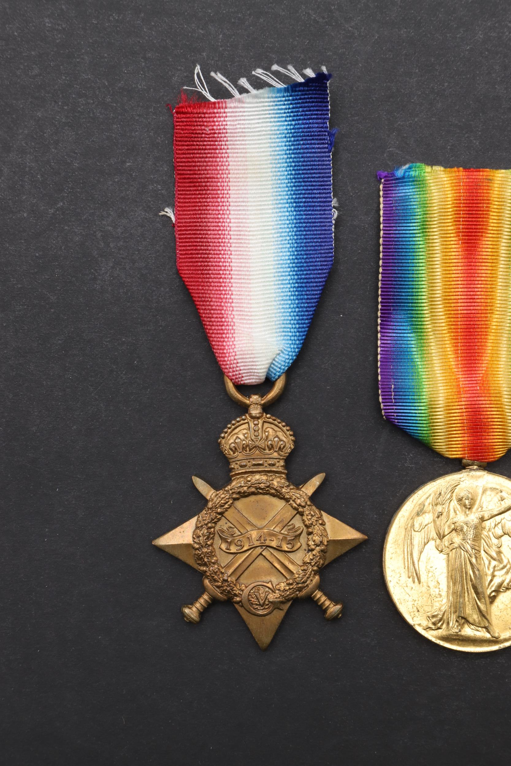 A COLLECTION OF FIRST WORLD WAR MEDALS COMPRISING TWO STARS AND FOUR VICTORY MEDALS INCLUDING A CASU - Image 2 of 7