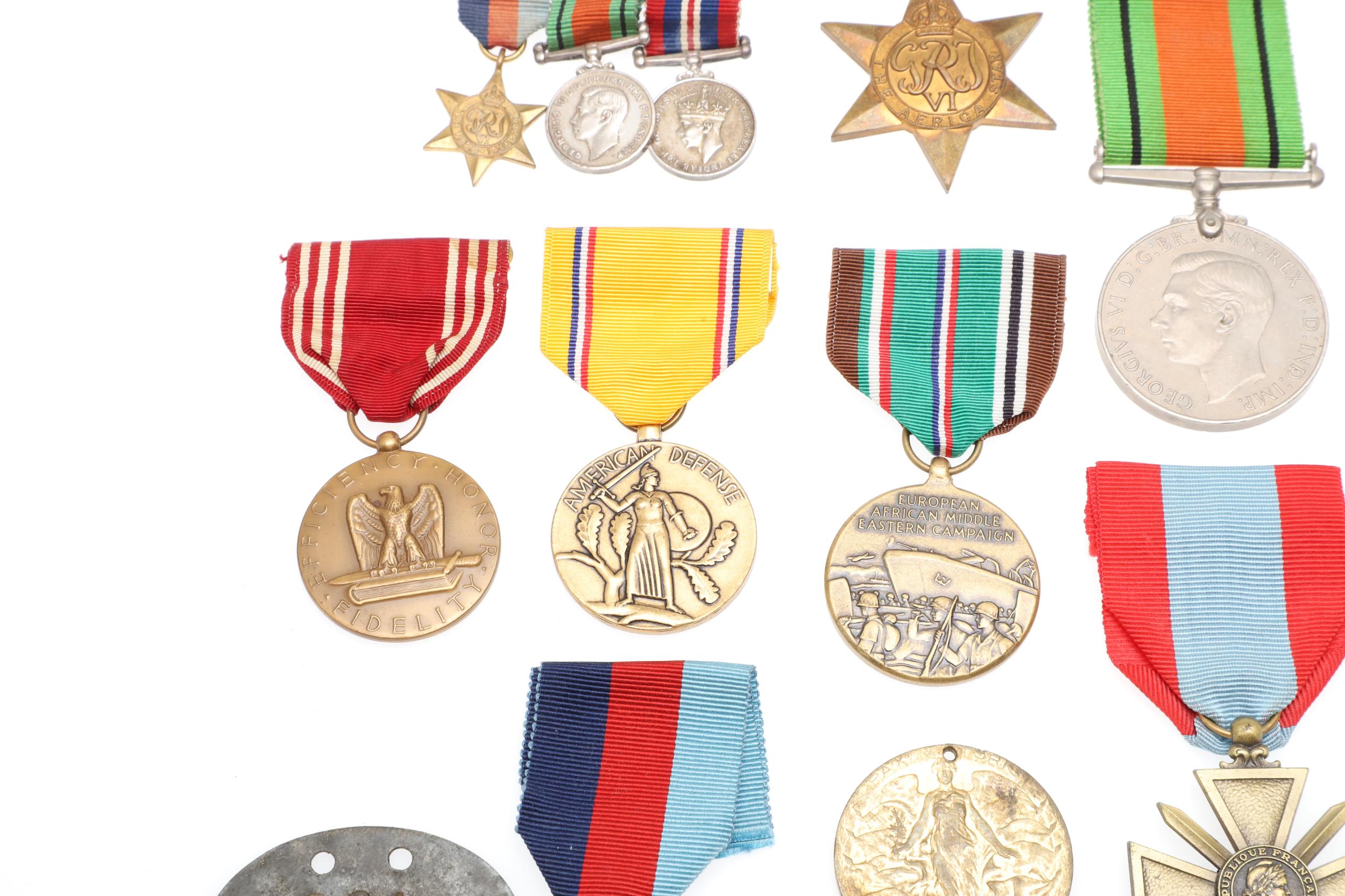 A COLLECTION OF SECOND WORLD WAR AND OTHER MEDALS. - Image 4 of 18