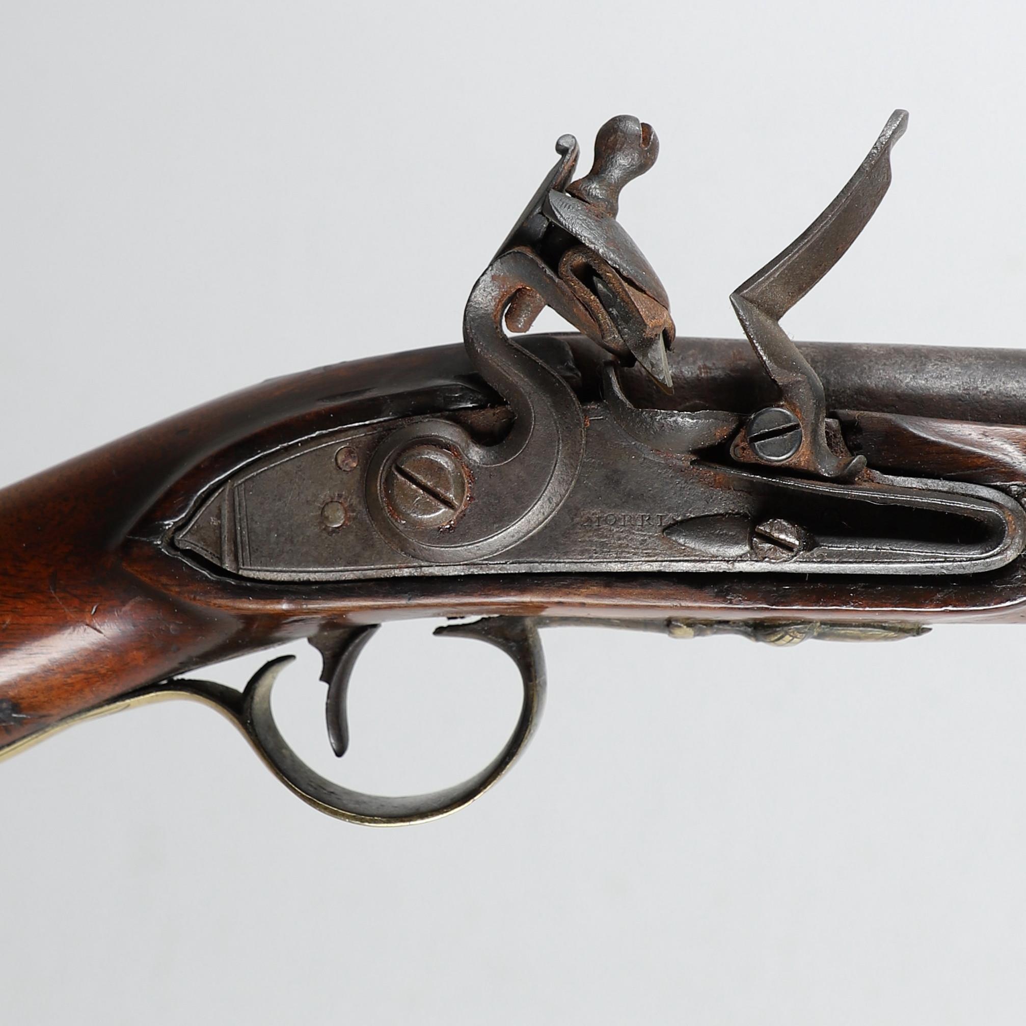 A LATE 18TH CENTURY FLINTLOCK GUN BY MORRIS.