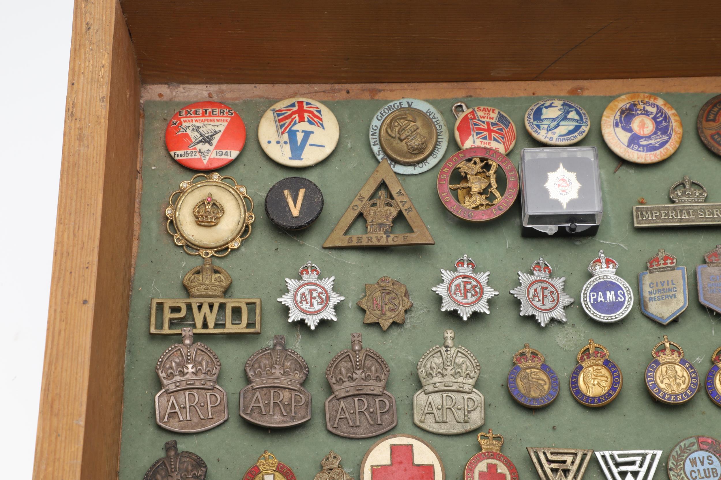 AN INTERESTING COLLECTION OF MILITARY RELATED ENAMEL AND SIMILAR BADGES. - Image 2 of 7